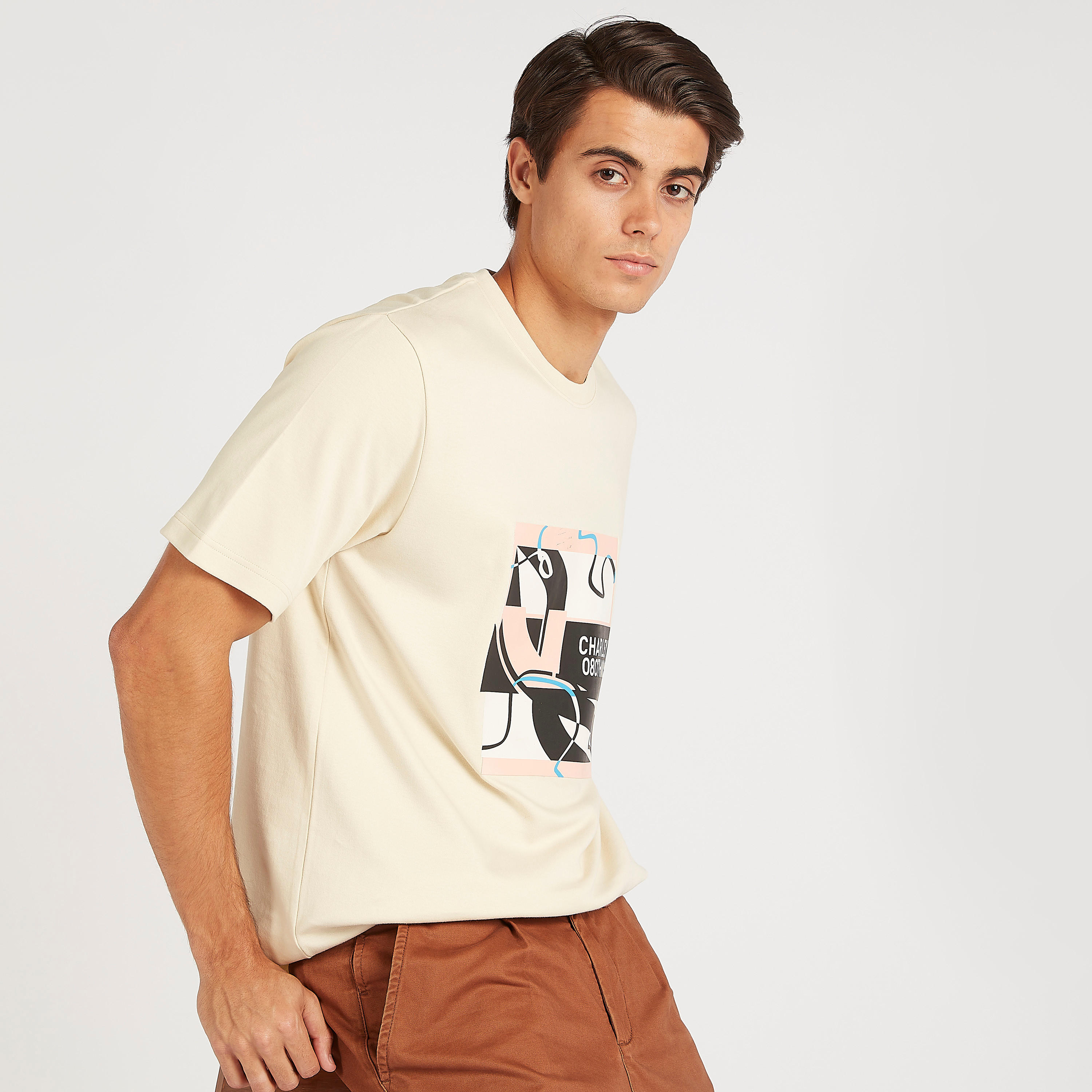 تيشيرت بياقة ضيّقة وأكمام قصيرة وطبعات من بوسيني-men-clothing-tshirtsandpolos-tshirts-image-1