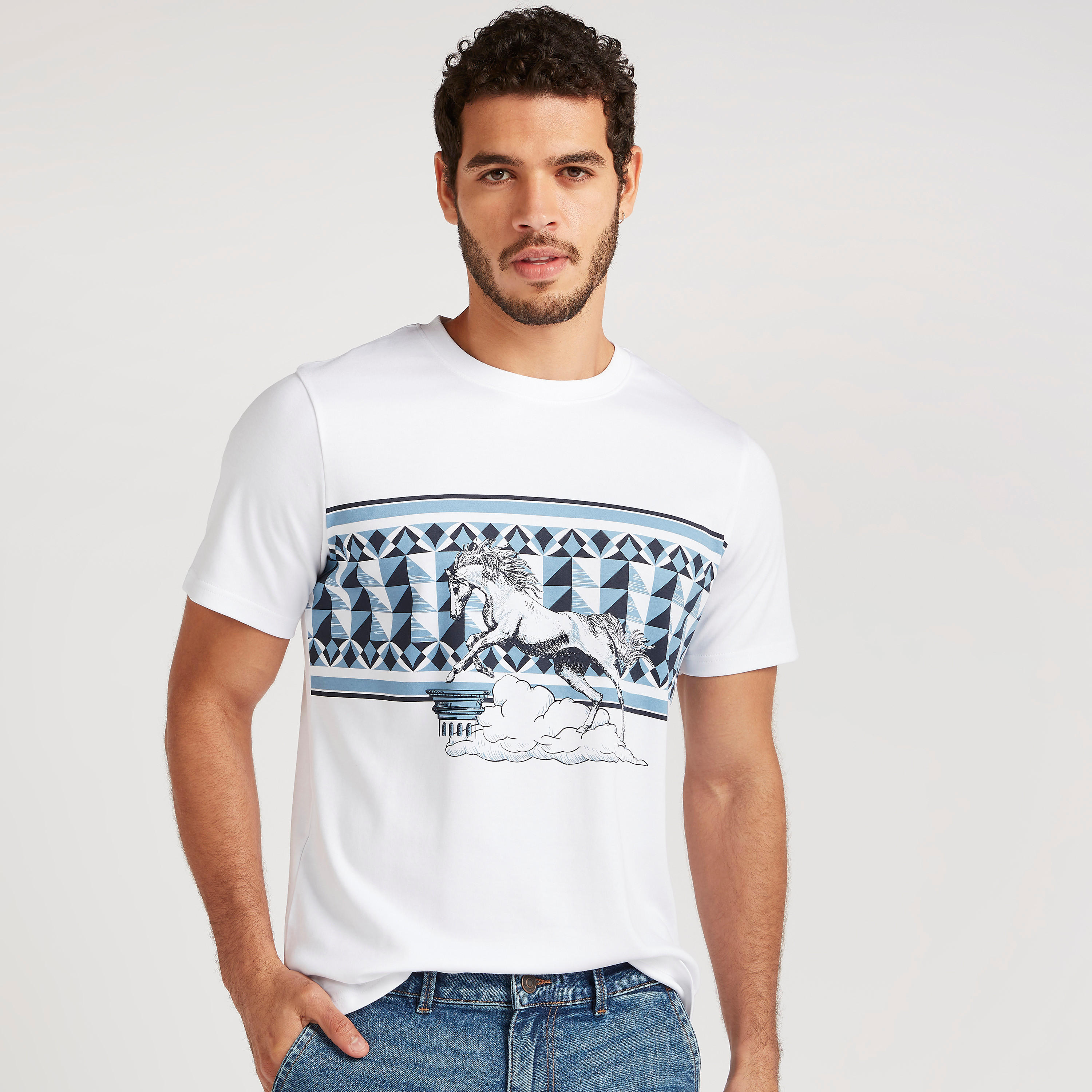 تيشيرت بياقة ضيّقة وأكمام قصيرة وطبعات من آيكونيك-men-clothing-tshirtsandpolos-tshirts-image-1