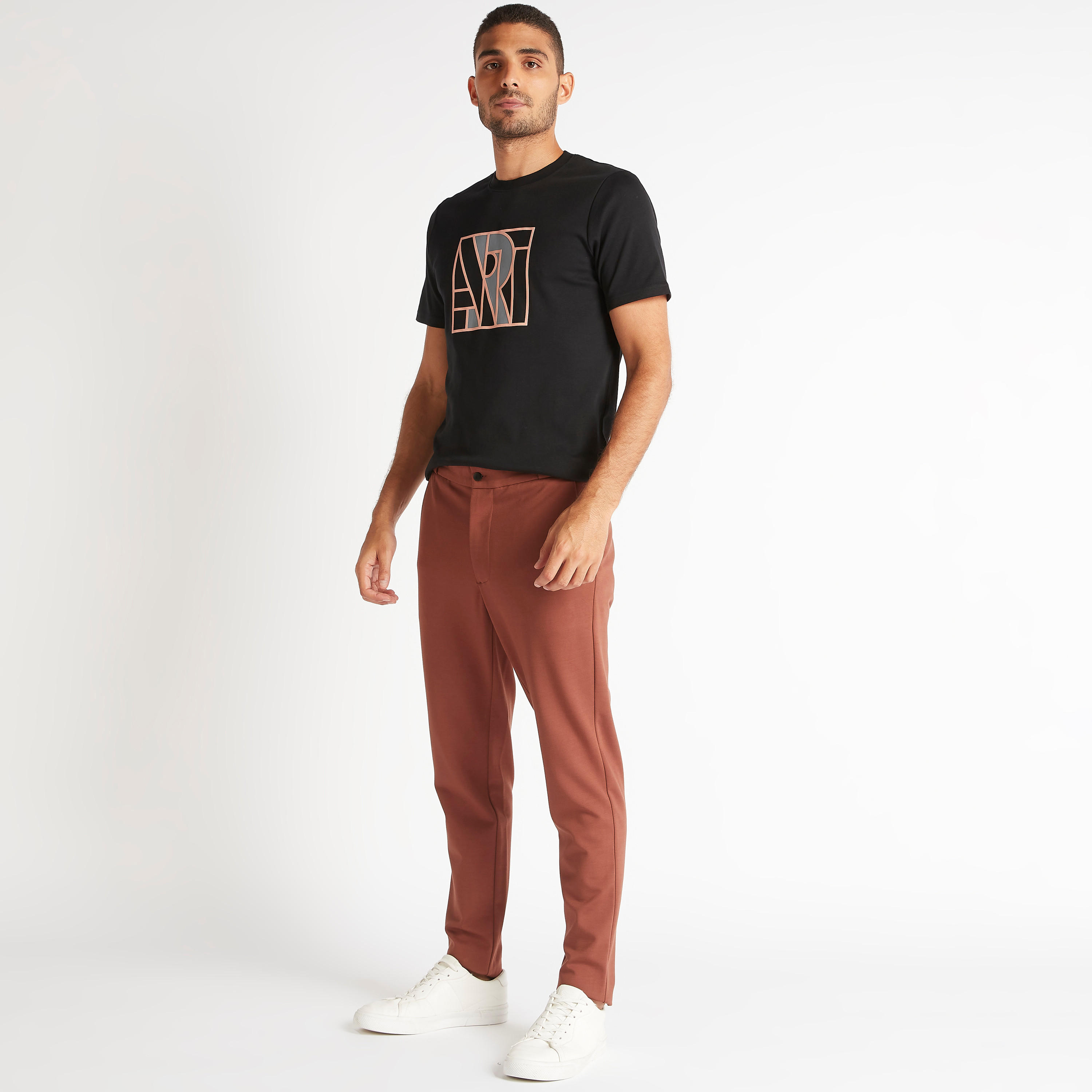 تيشيرت بقصّة سليم وياقة ضيقة وأكمام قصيرة وطبعات-men-clothing-tshirtsandpolos-tshirts-image-2