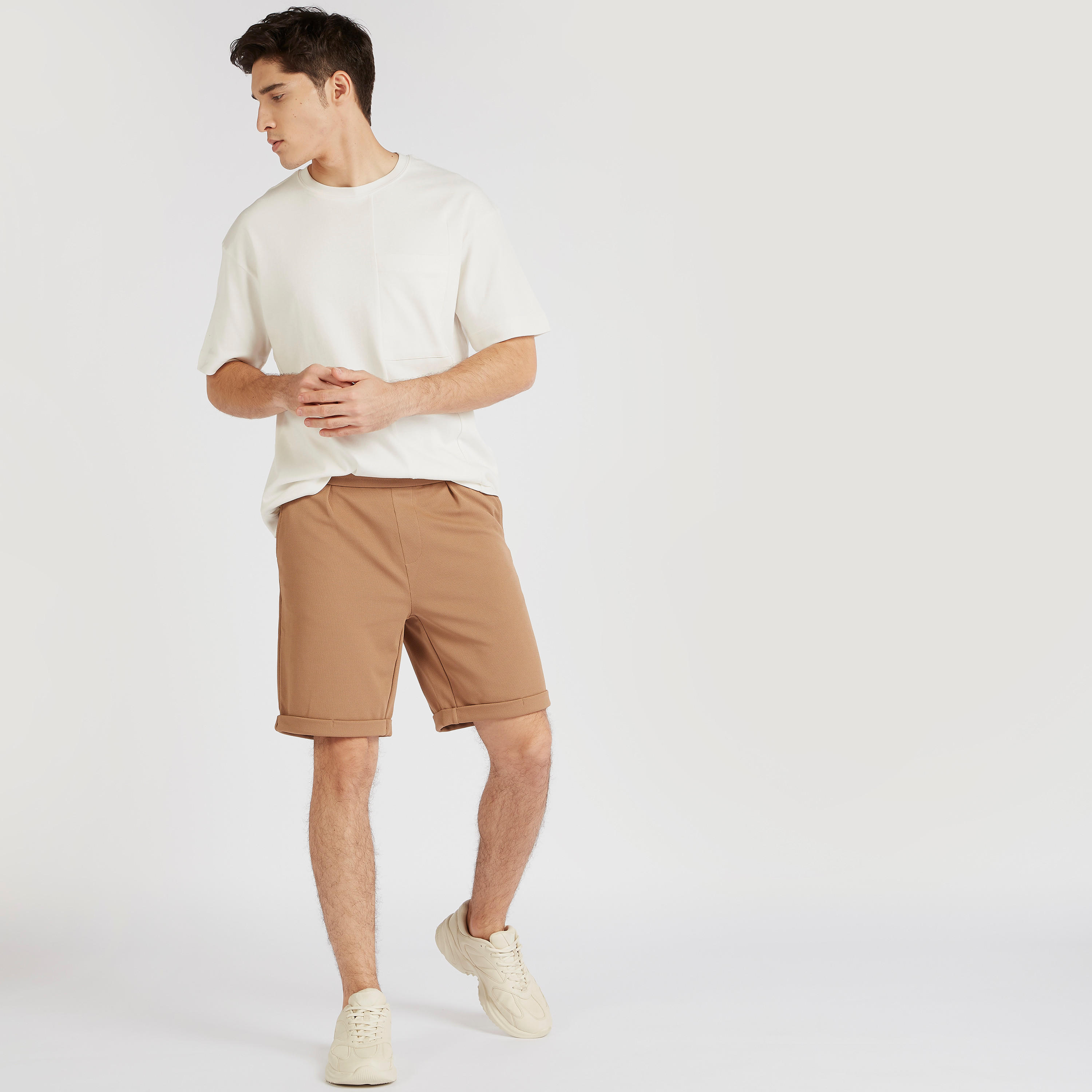 شورت بارز الملمس بجيوب وأطراف ملفوفة من آيكونيك-men-clothing-bottoms-shorts-image-2