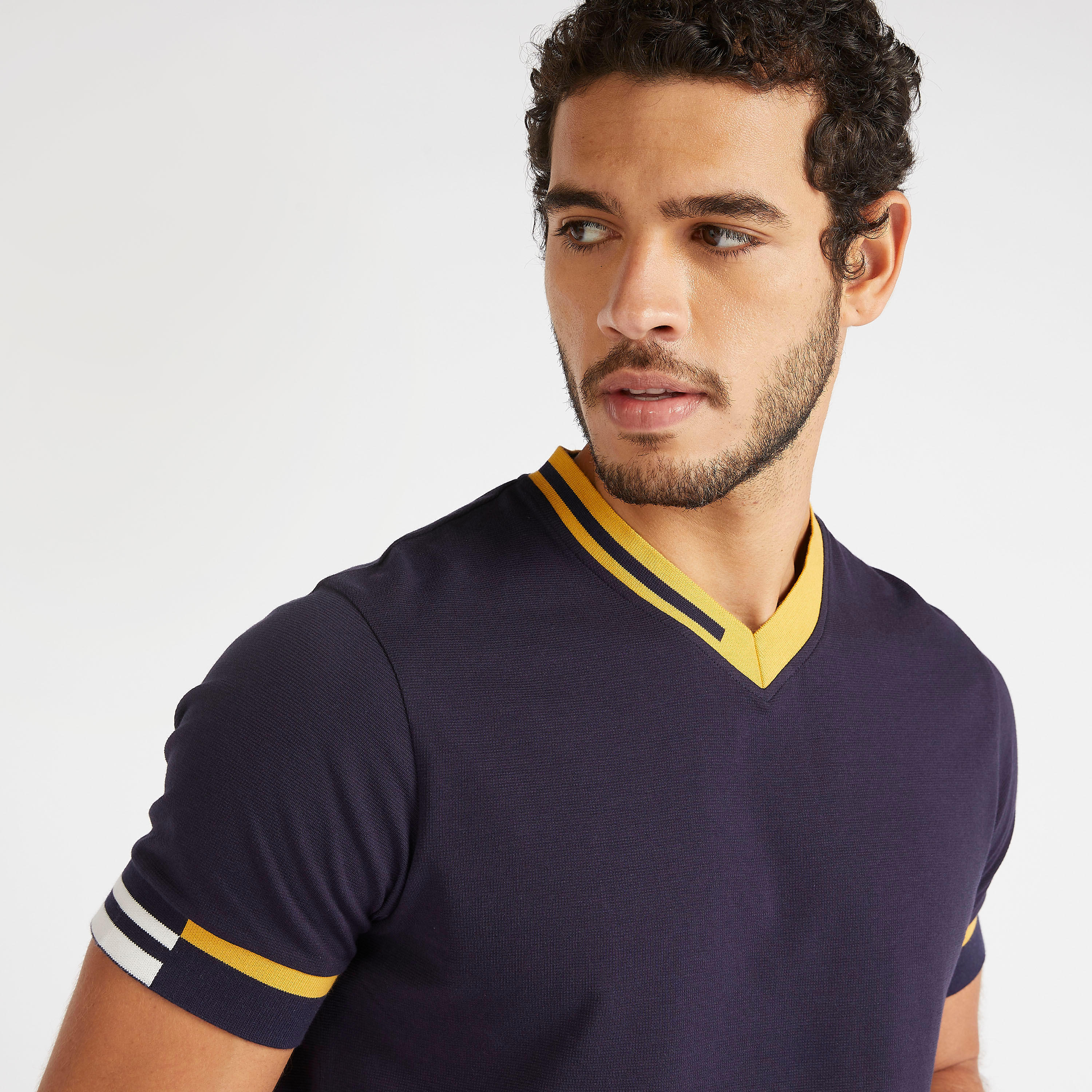 تيشيرت بياقة v وأكمام قصيرة من آيكونيك-men-clothing-tshirtsandpolos-tshirts-image-5