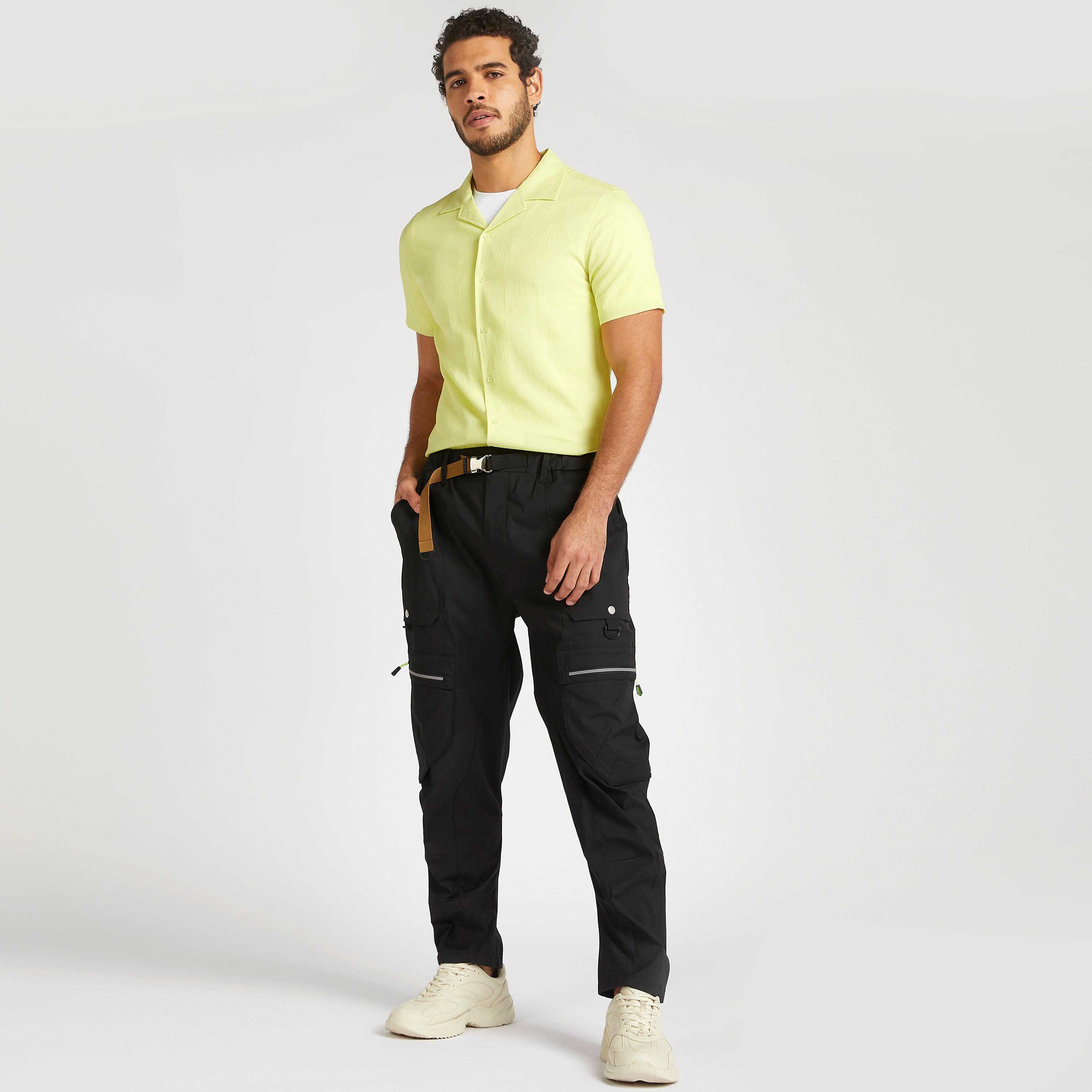 تيشيرت بارز الملمس بقصّة سليم وأكمام قصيرة من آيكونيك-men-clothing-shirts-image-8
