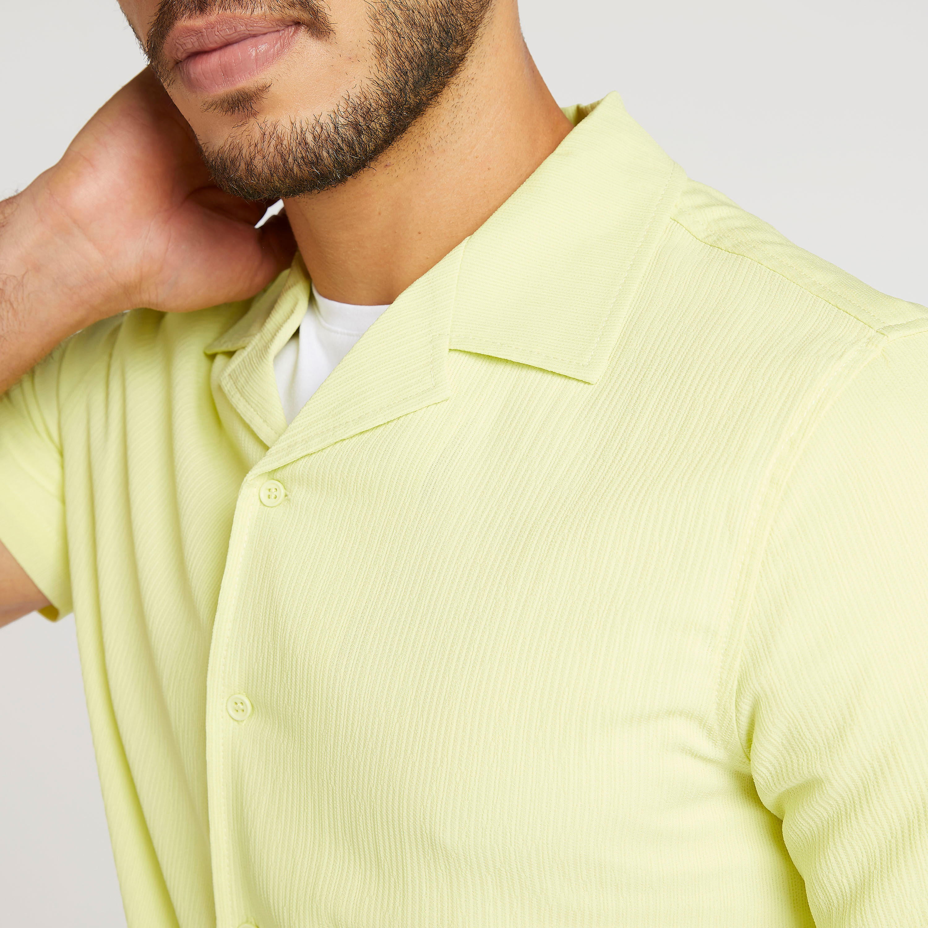 تيشيرت بارز الملمس بقصّة سليم وأكمام قصيرة من آيكونيك-men-clothing-shirts-image-7