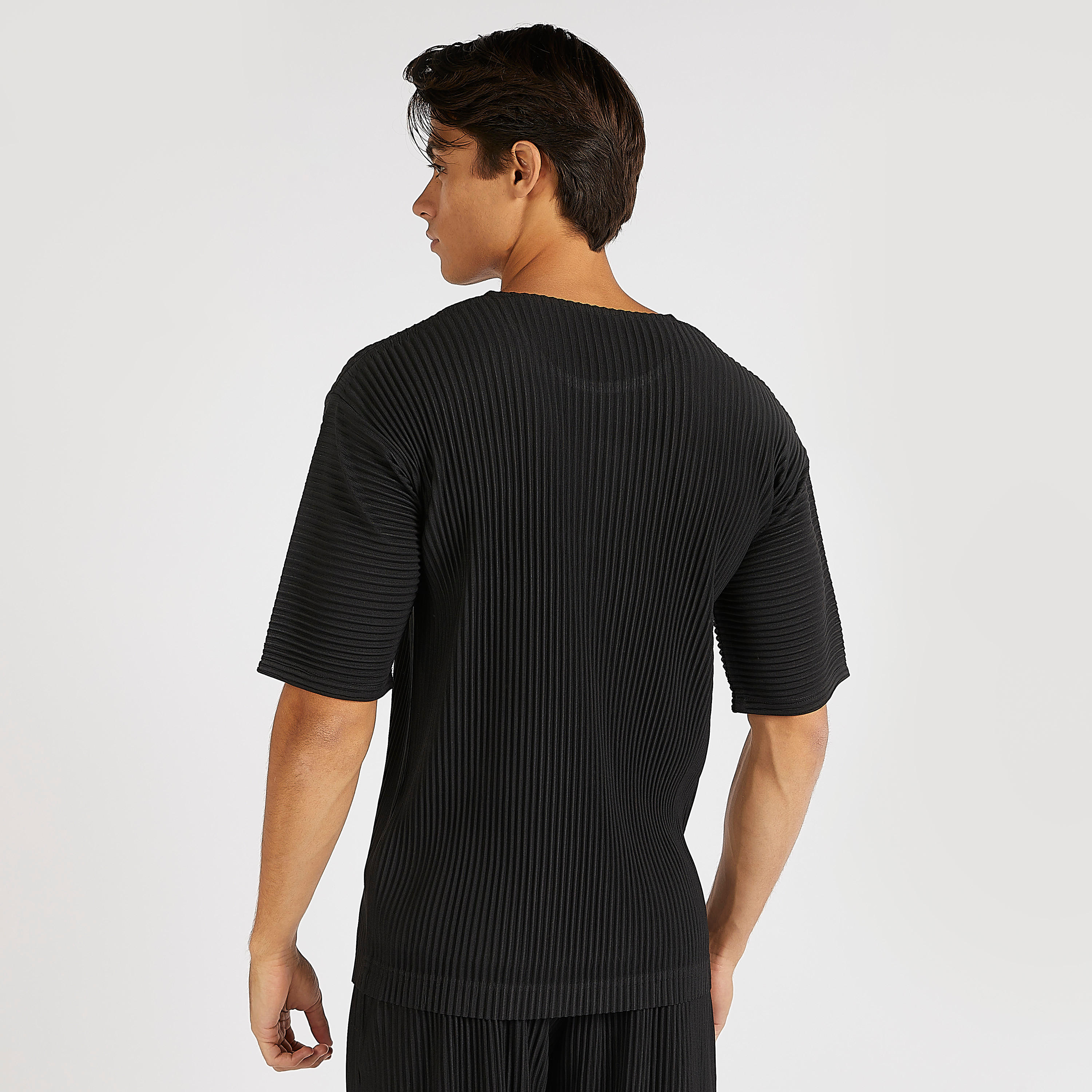 تيشيرت مستدام بارز الملمس بياقة ضيّقة وأكمام قصيرة من آيكونيك-men-clothing-tshirtsandpolos-tshirts-image-4