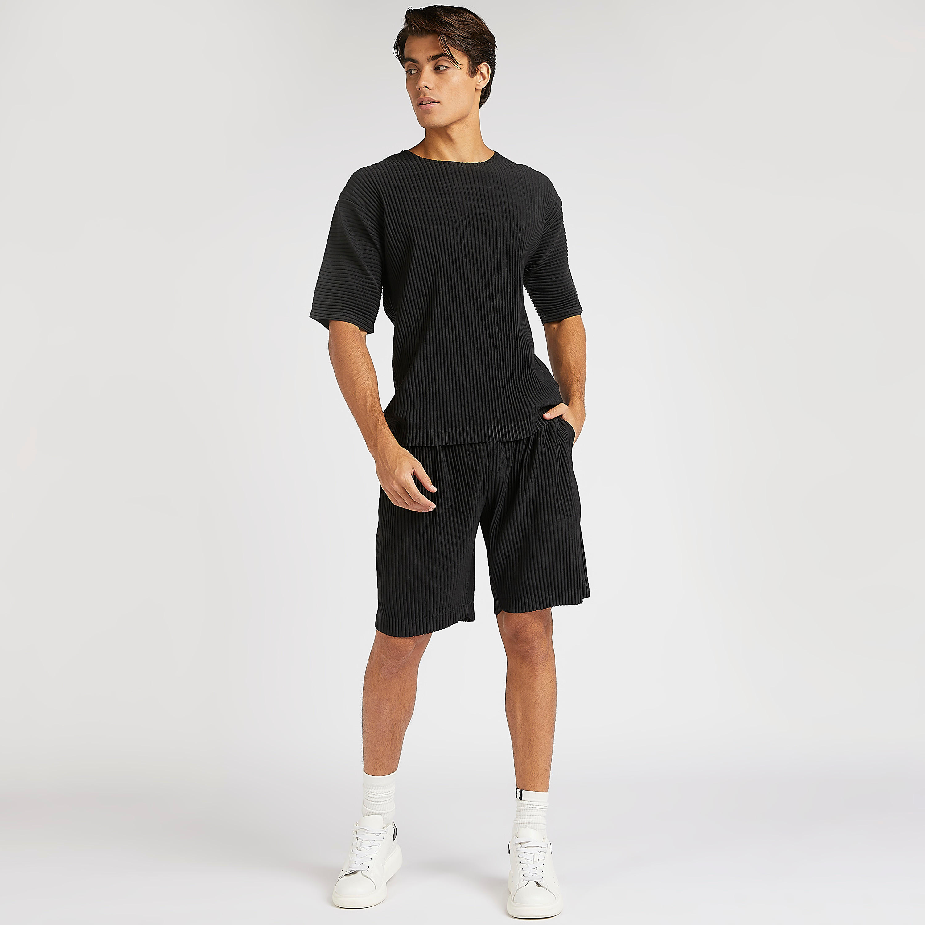 شورت بخصر مرن وجيوب-men-clothing-bottoms-shorts-image-2