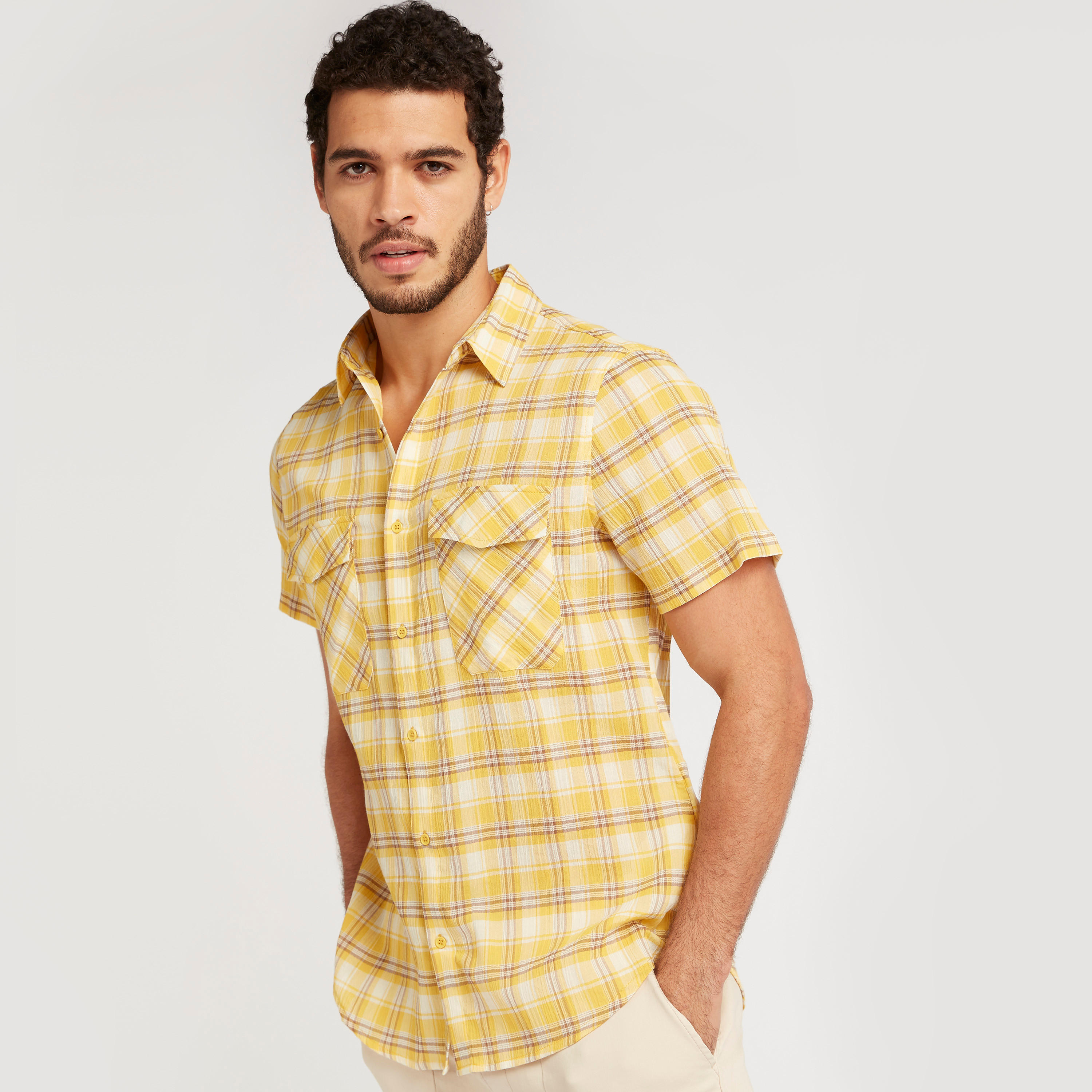 قميص كاروهات بقصة سليم وياقة عاديّة وأكمام قصيرة-men-clothing-shirts-image-10