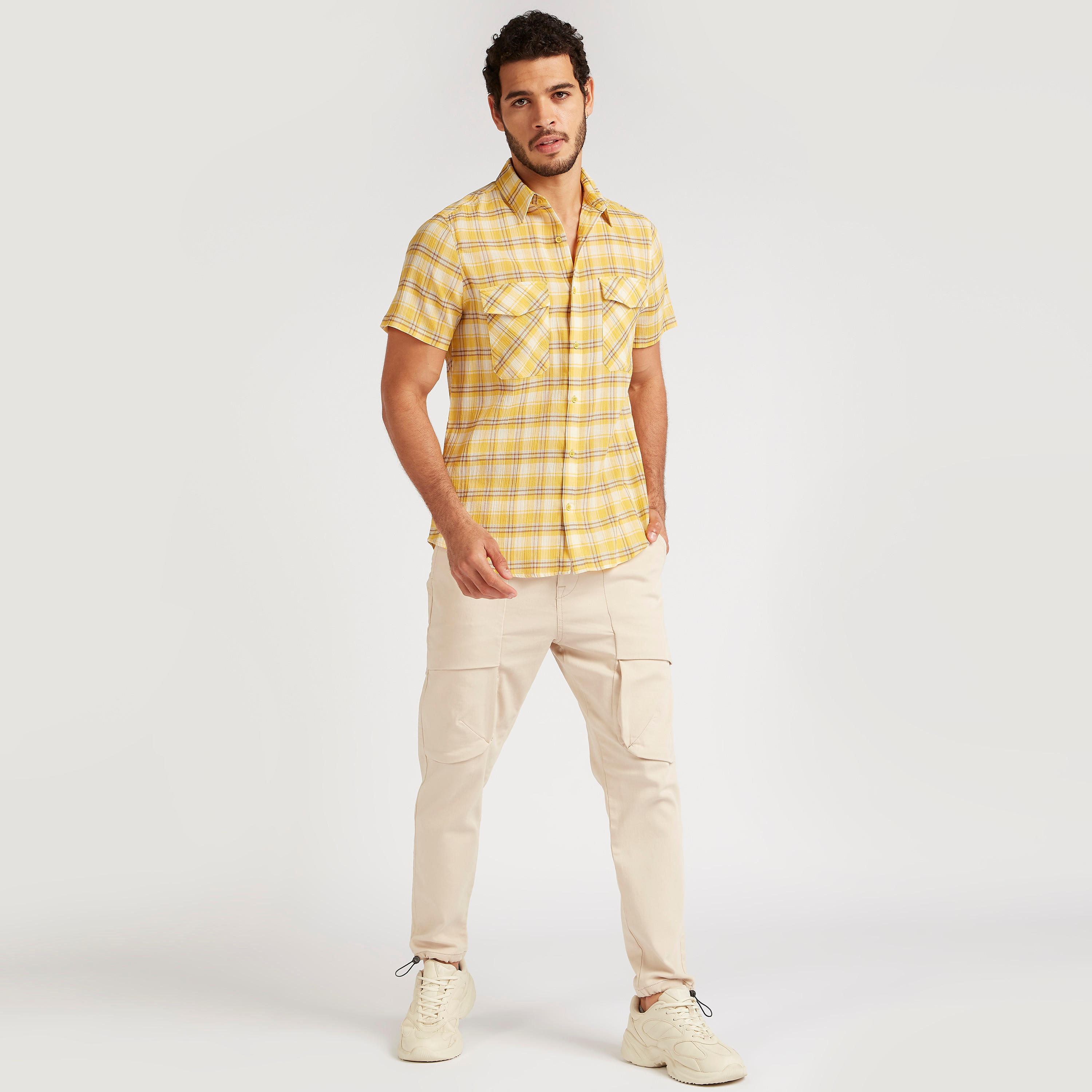قميص كاروهات بقصة سليم وياقة عاديّة وأكمام قصيرة-men-clothing-shirts-image-9