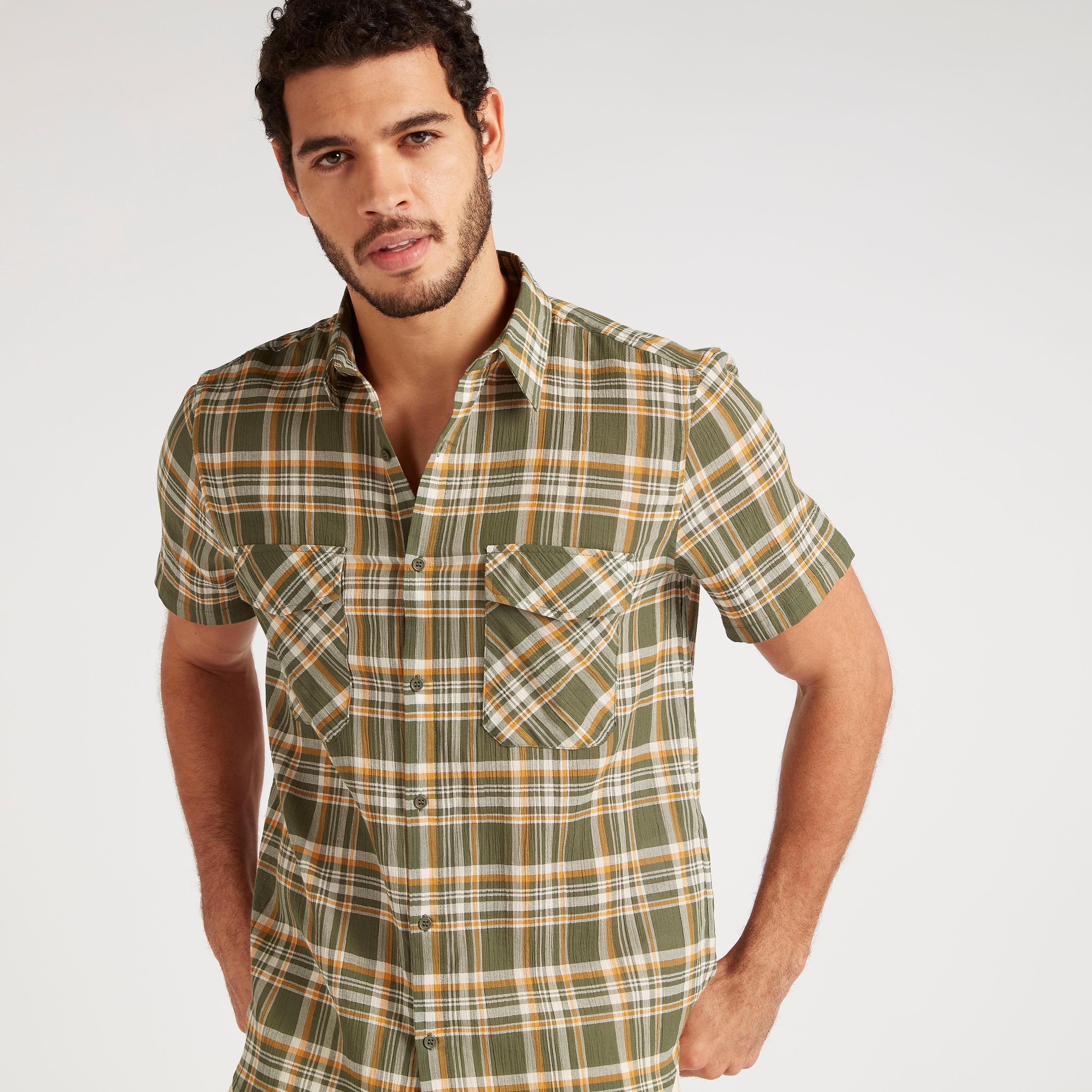 قميص كاروهات بقصة سليم وياقة عاديّة وأكمام قصيرة-men-clothing-shirts-image-1
