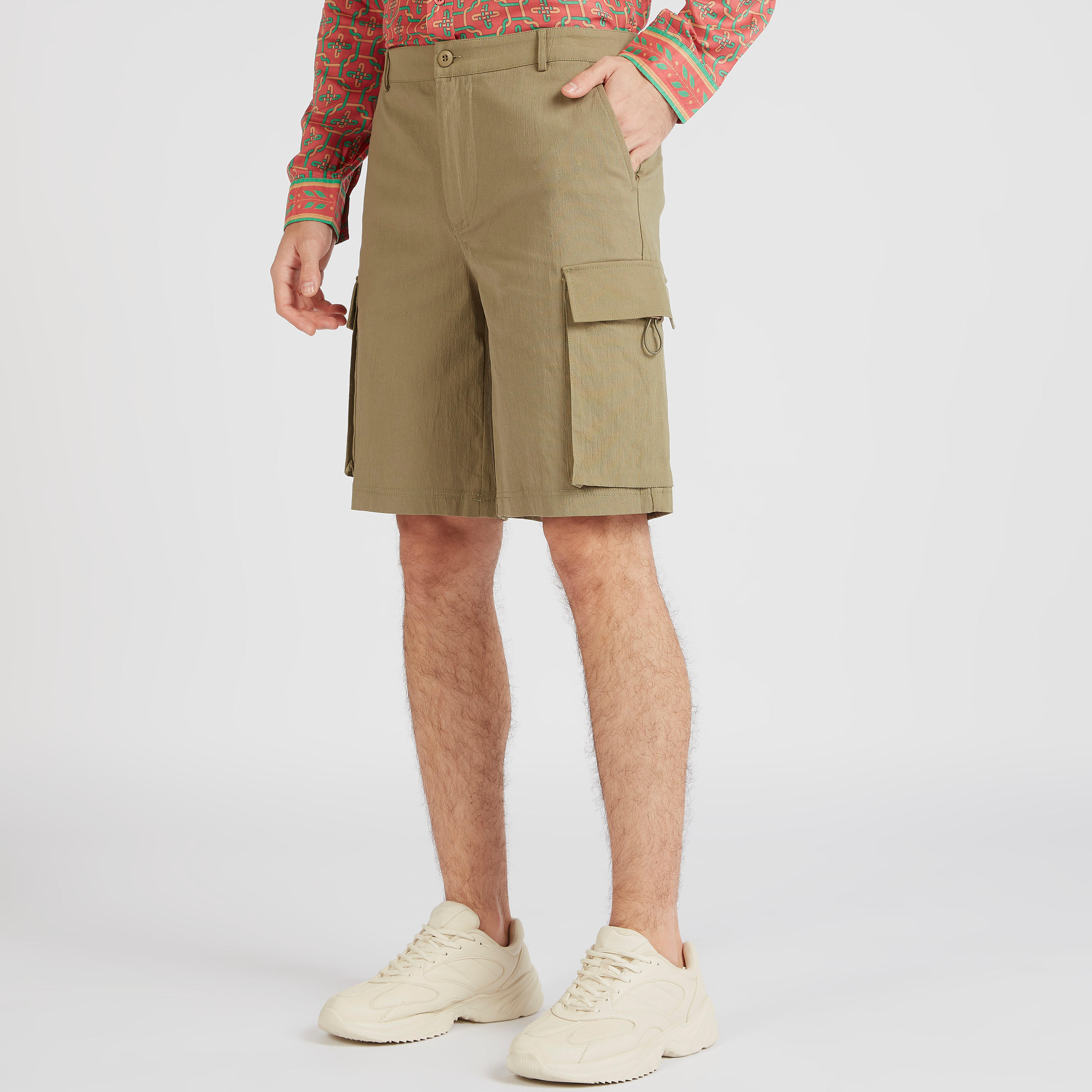 شورت كارجو بارز الملمس بجيوب-men-clothing-bottoms-shorts-image-1