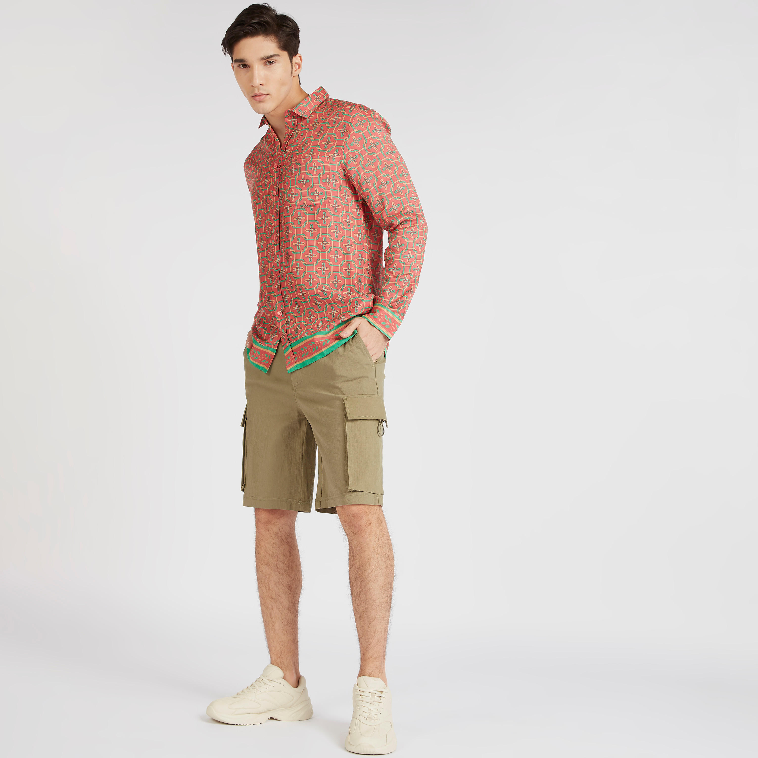 شورت كارجو بارز الملمس بجيوب-men-clothing-bottoms-shorts-image-2