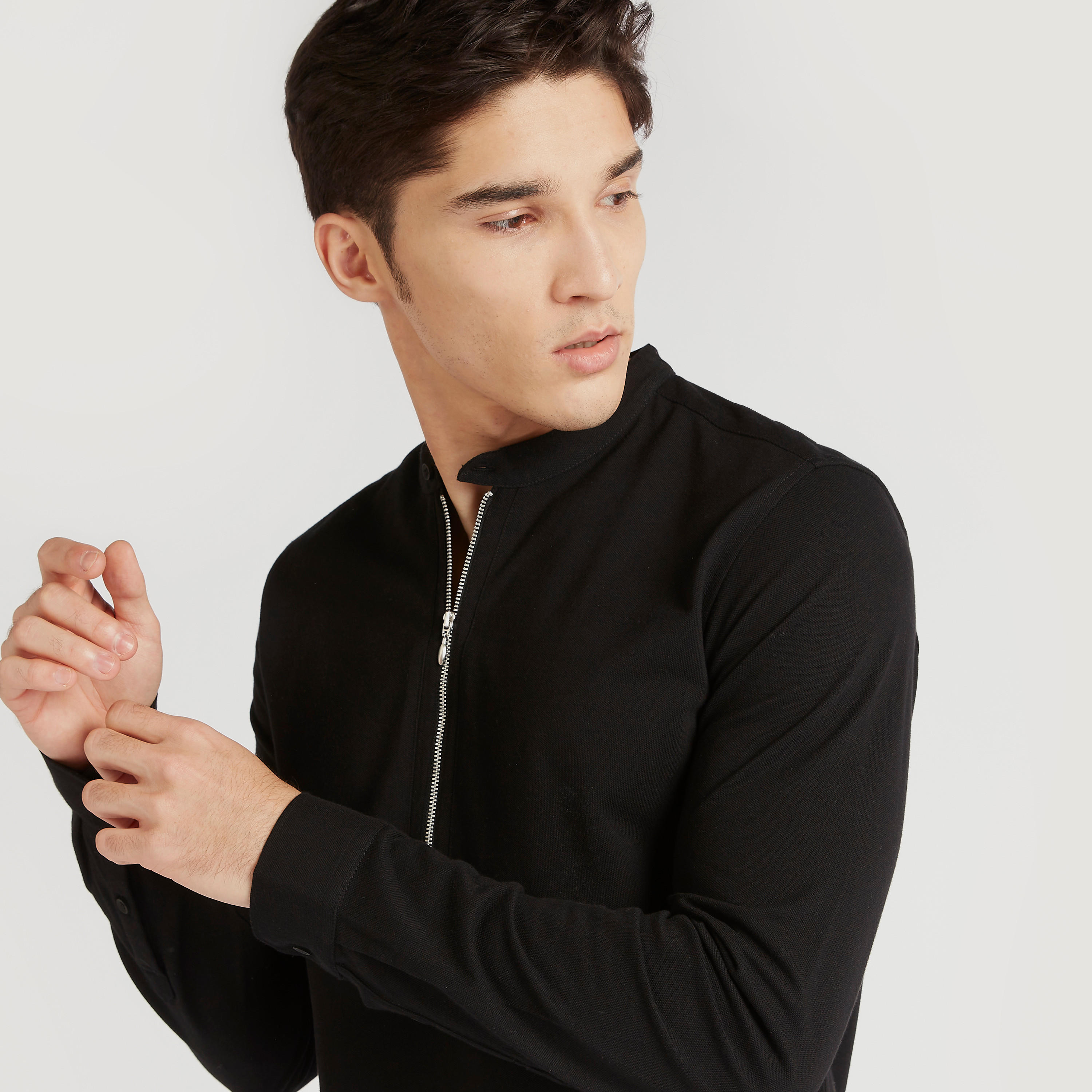 قميص بقصّة سليم وسحاب إغلاق وياقة ماندرين من آيكونيك-men-clothing-shirts-image-12