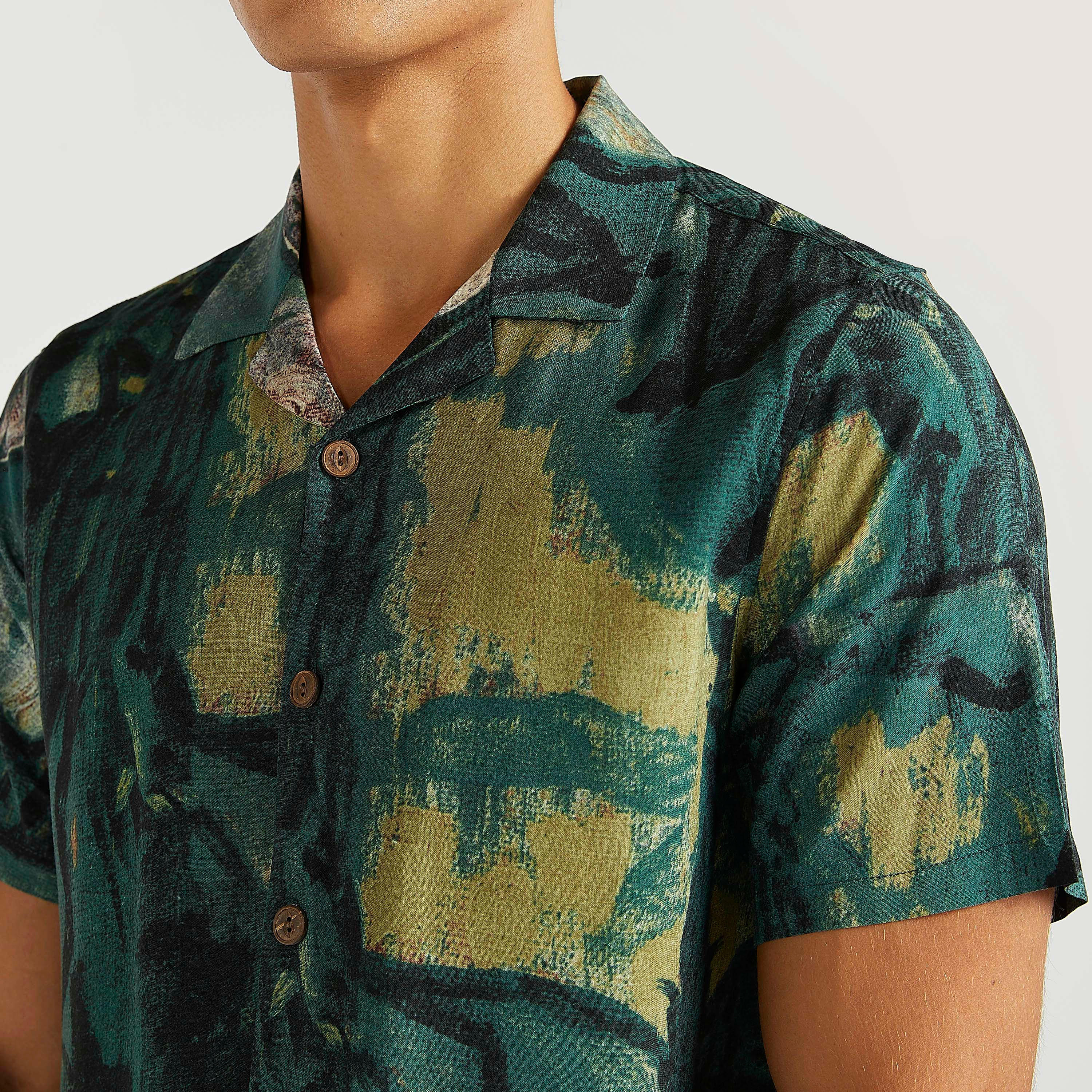 تيشيرت بطبعات وأكمام قصيرة من آيكونيك-men-clothing-shirts-image-2
