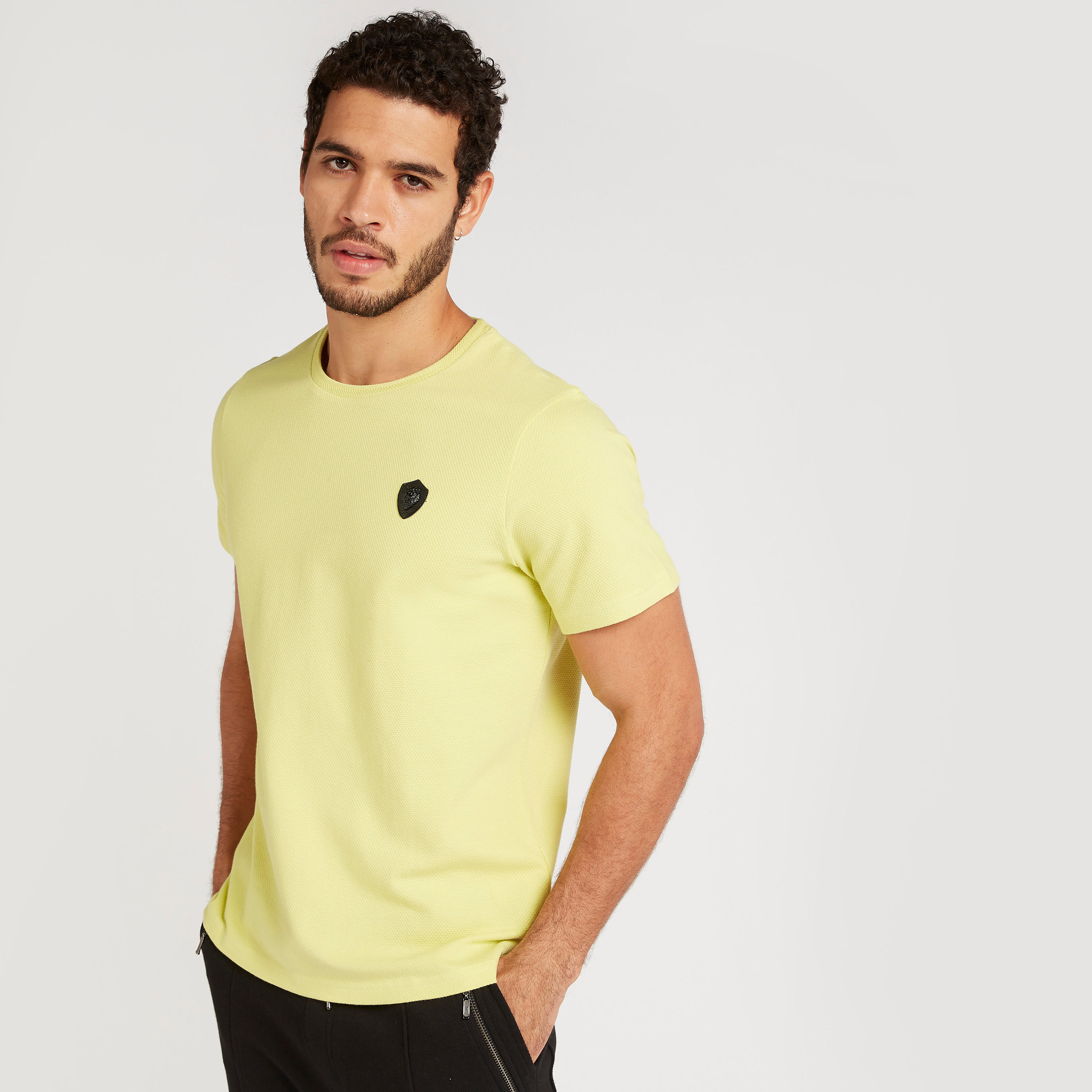 تيشيرت بياقة ضيّقة وأكمام قصيرة من آيكونيك-men-clothing-tshirtsandpolos-tshirts-image-6