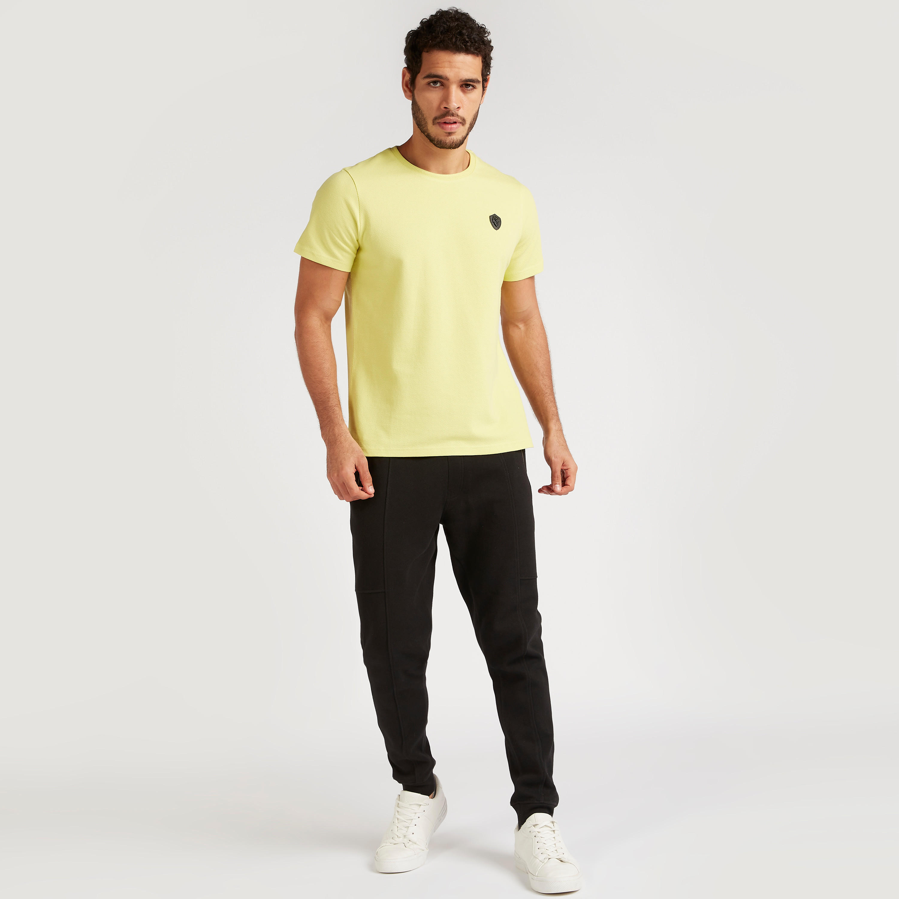 تيشيرت بياقة ضيّقة وأكمام قصيرة من آيكونيك-men-clothing-tshirtsandpolos-tshirts-image-5