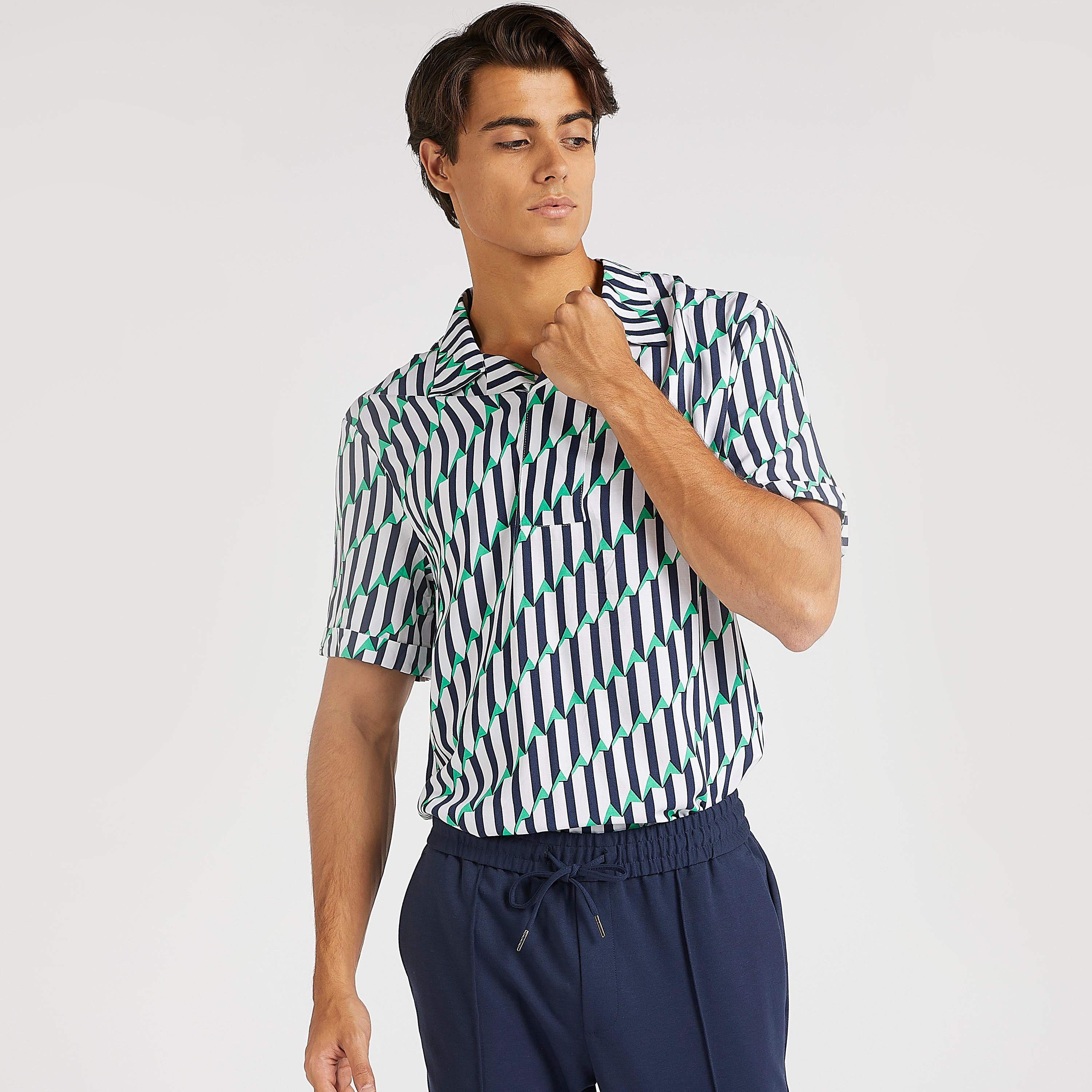 تيشيرت بارز الملمس بقصّة سليم وأكمام قصيرة من آيكونيك-men-clothing-shirts-image-5