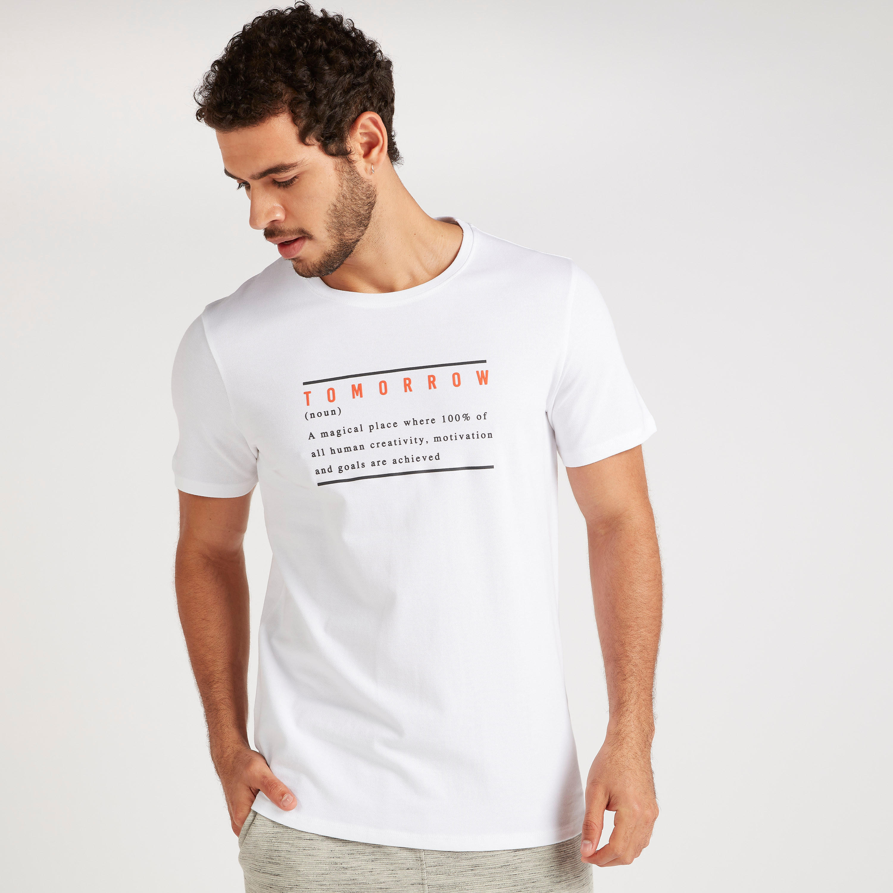 تيشيرت بياقة ضيّقة وأكمام قصيرة وطبعات من آيكونيك-men-clothing-tshirtsandpolos-tshirts-image-1