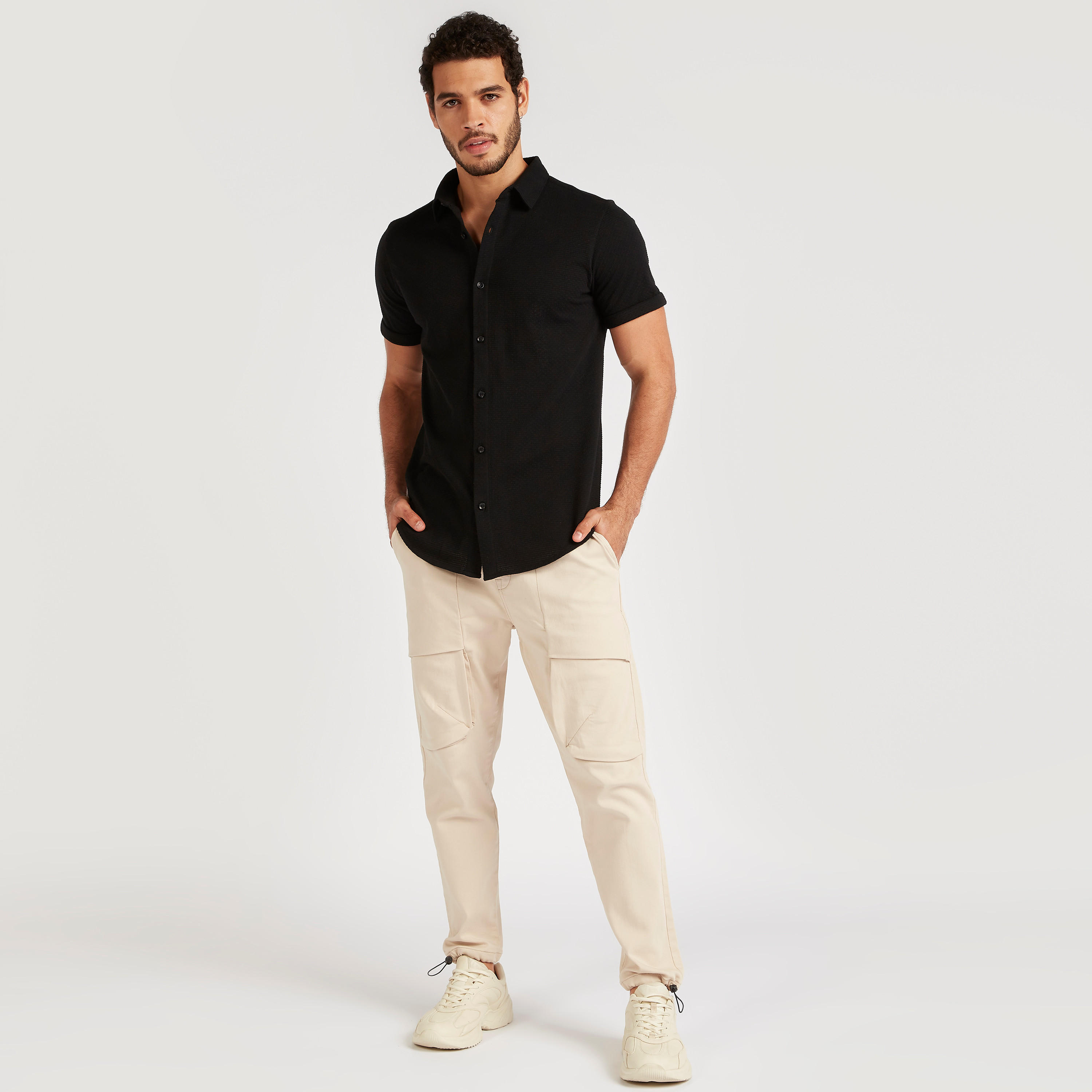 قميص بارز الملمس بأكمام قصيرة من آيكونيك-men-clothing-shirts-image-6