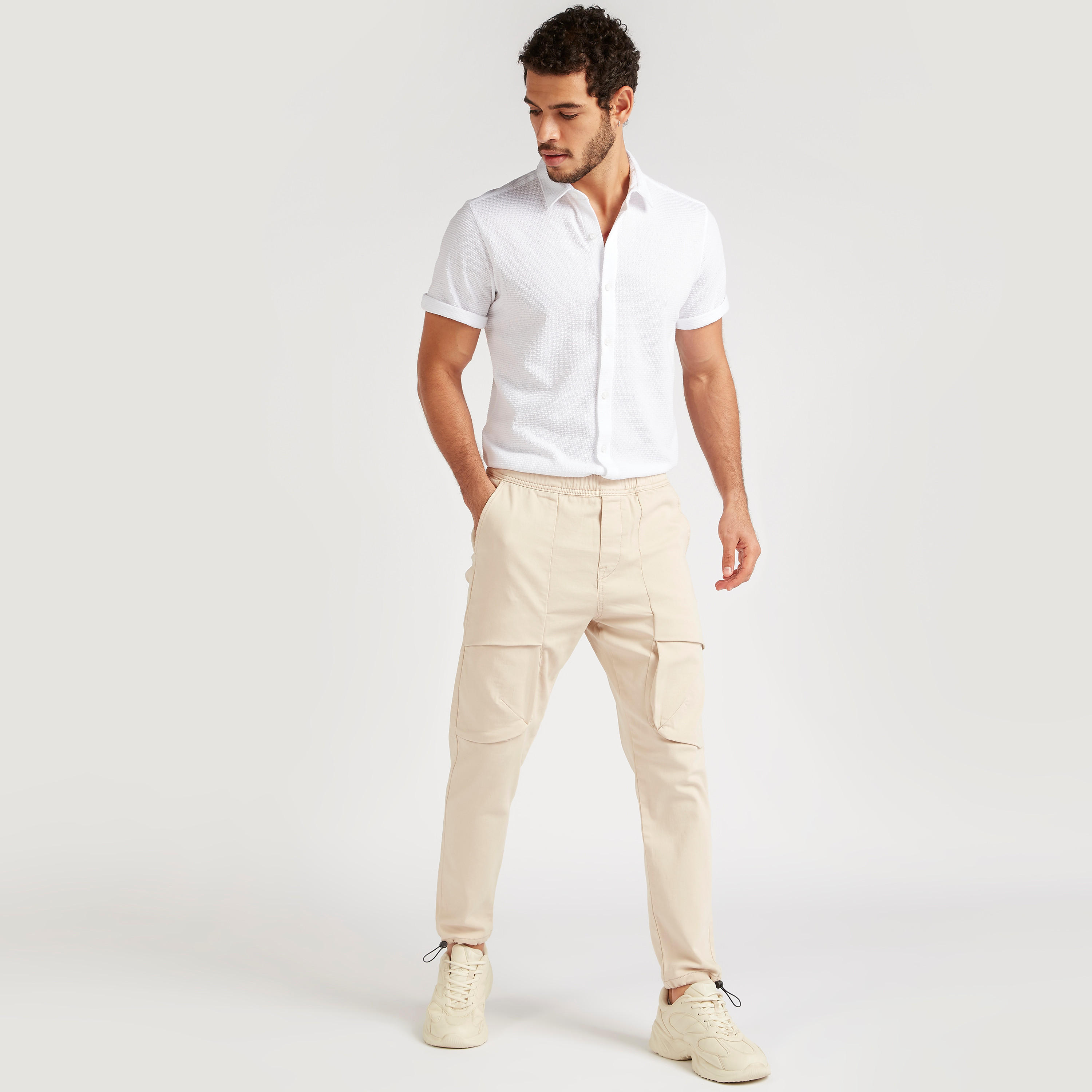 قميص بارز الملمس بأكمام قصيرة من آيكونيك-men-clothing-shirts-image-8