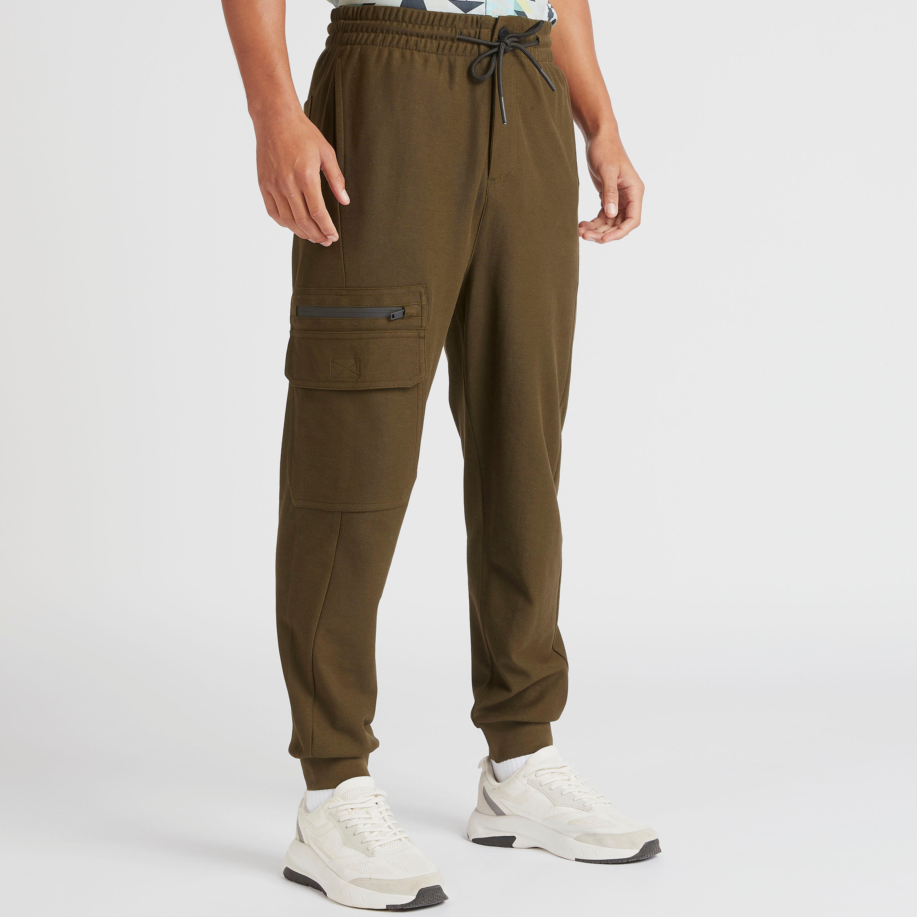 بنطلون رياضي سادة بجيوب ورباط إغلاق من آيكونيك-men-clothing-bottoms-joggers-image-5