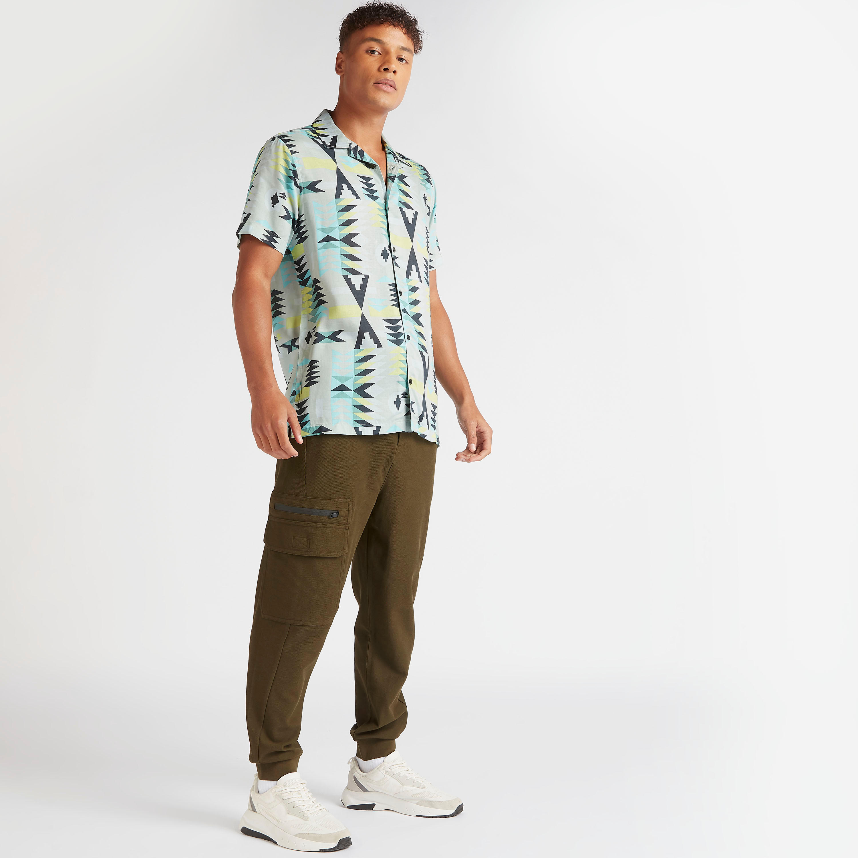بنطلون رياضي سادة بجيوب ورباط إغلاق من آيكونيك-men-clothing-bottoms-joggers-image-4