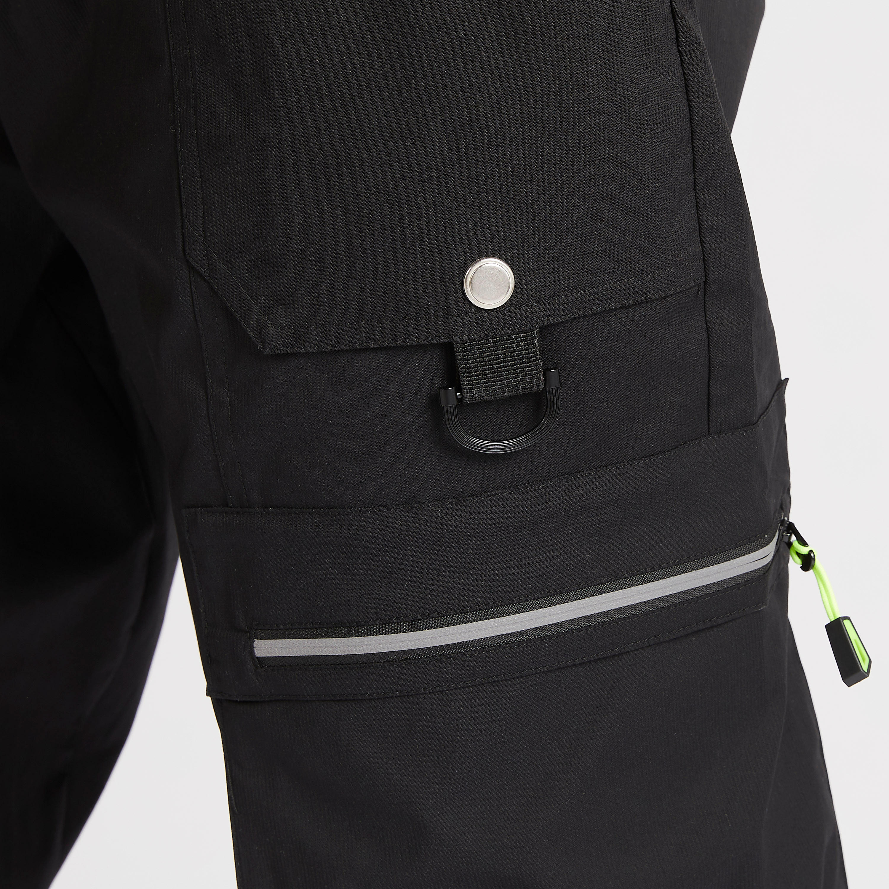 بنطلون رياضي بقصّة سليم وخصر مرن مع إبزيم للإغلاق وجيوب-men-clothing-bottoms-trousersandchinos-trousers-image-3