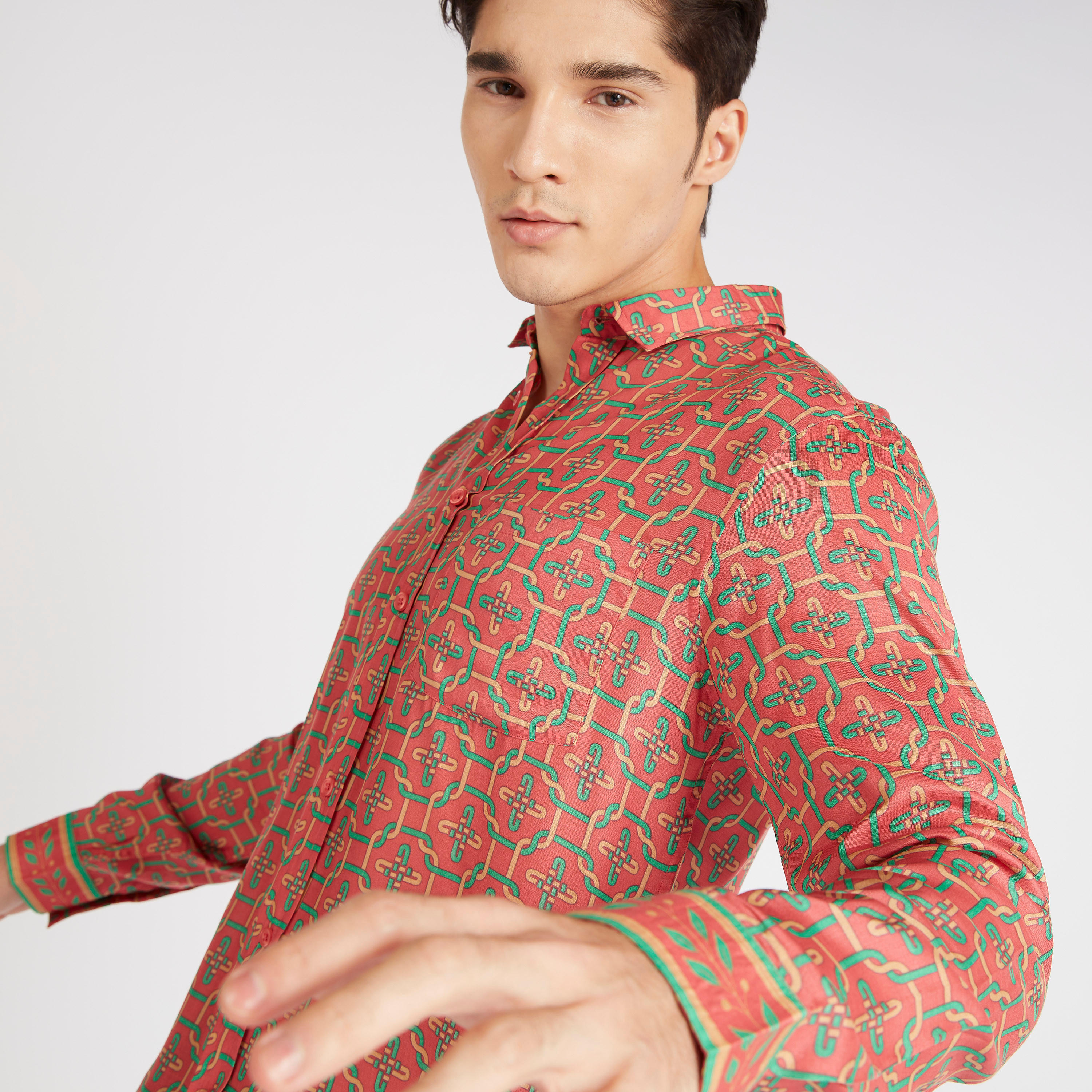تيشيرت بطبعات وأكمام طويلة من آيكونيك-men-clothing-shirts-image-3