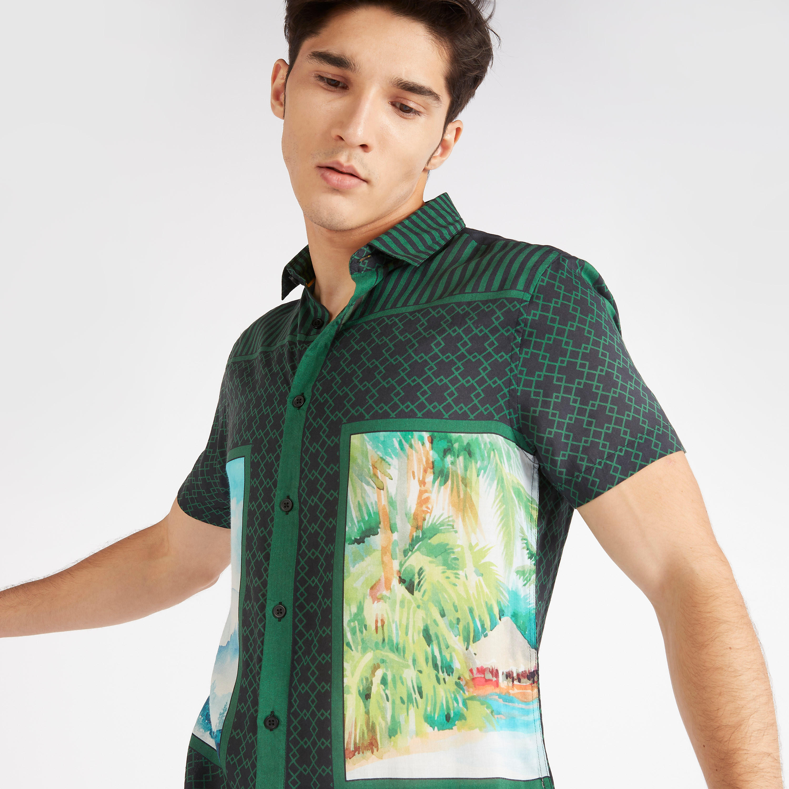 تيشيرت بياقة عاديّة وأكمام قصيرة وطبعات من آيكونيك-men-clothing-shirts-image-2