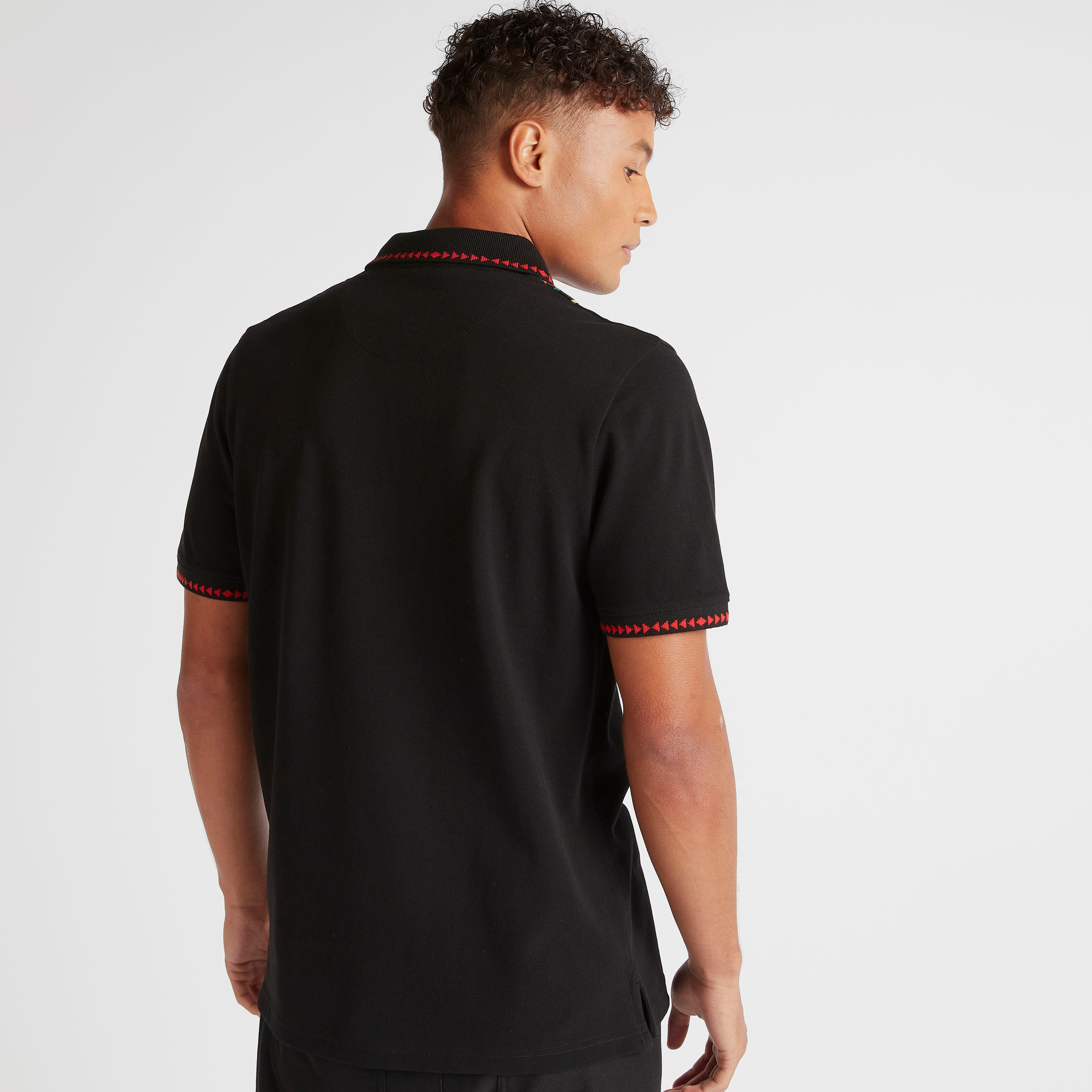 تيشيرت بولو بأكمام قصيرة وطبعات من آيكونيك-men-clothing-tshirtsandpolos-polos-image-3