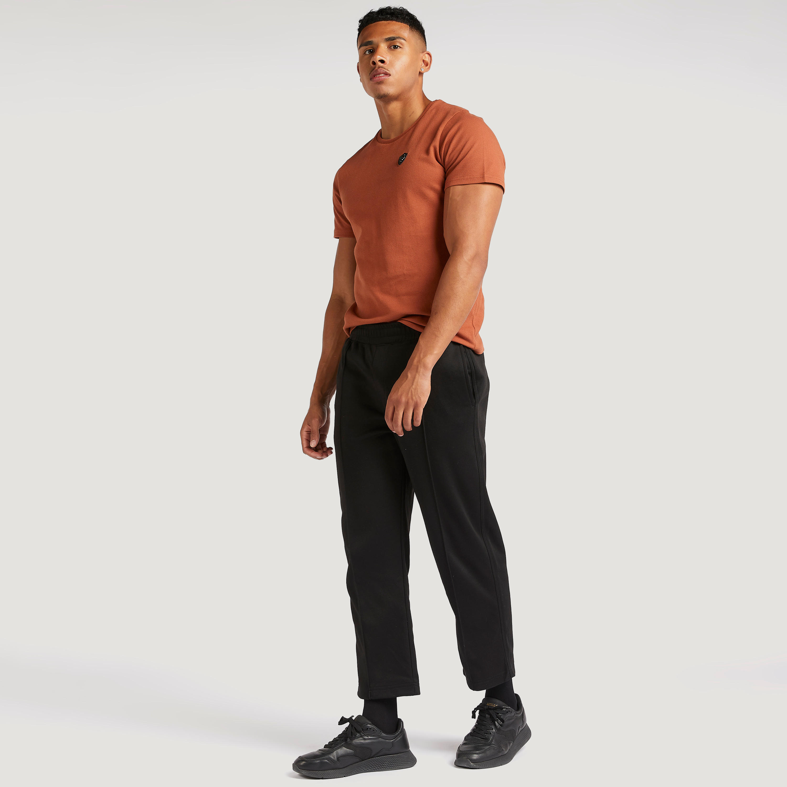 بنطلون سادة بخصر مطّاطي من آيكونيك-men-clothing-bottoms-joggers-image-3