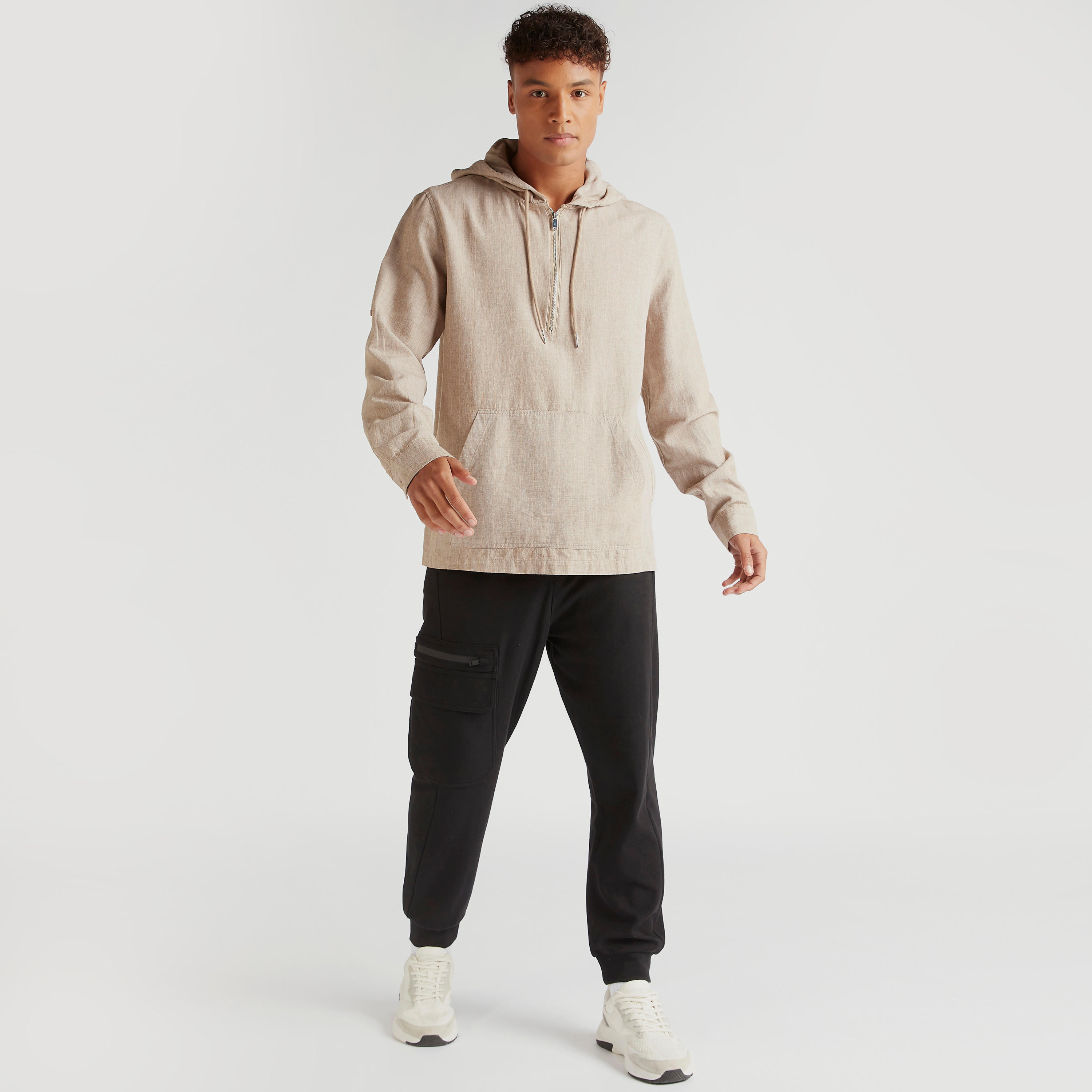 قميص بارز الملمس بقبّعة وأكمام طويلة وجيب كنغر من آيكونيك-men-clothing-shirts-image-2