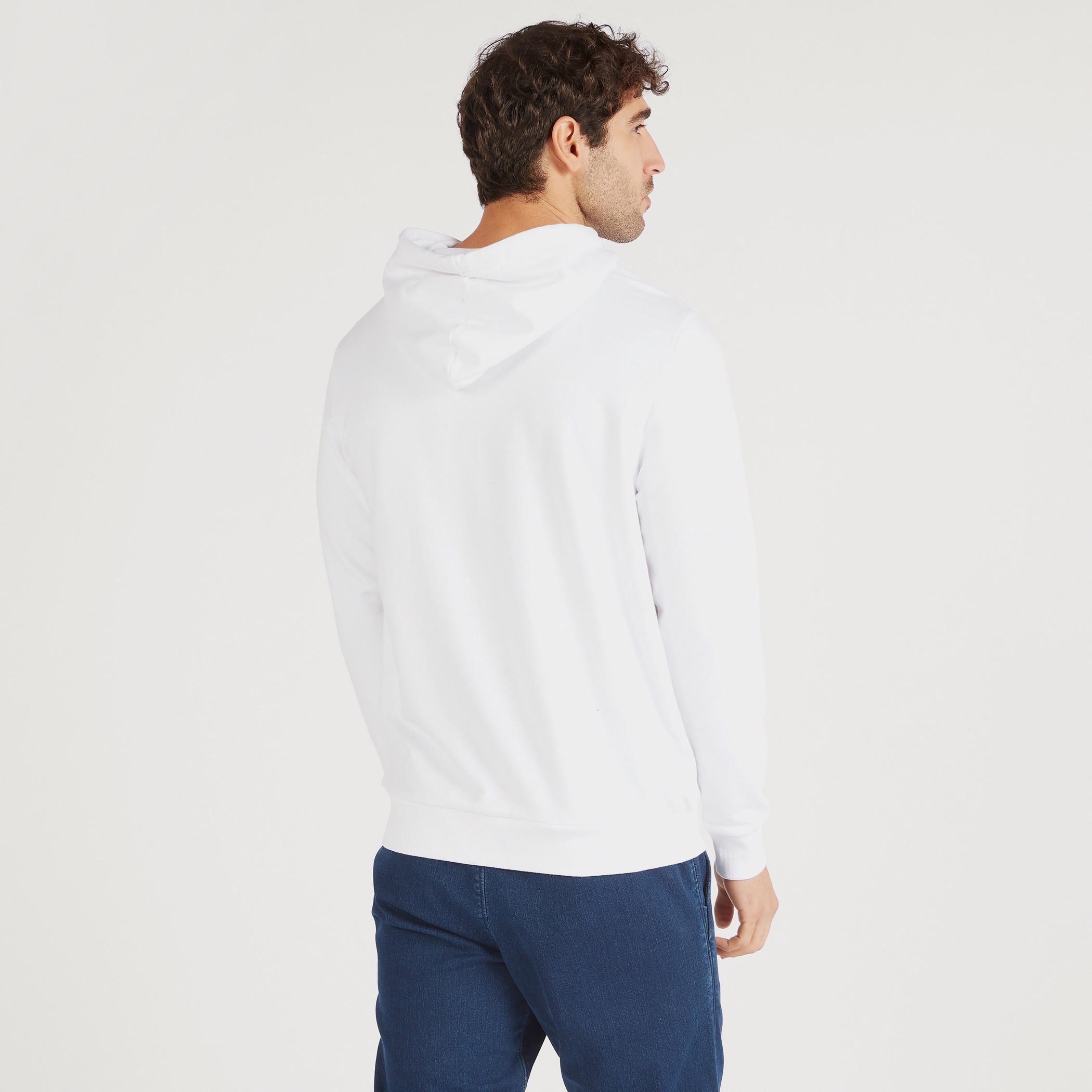 سويت شيرت بقبّعة وأكمام طويلة وطبعات من آيكونيك-men-winterwear-hoodiesandsweatshirts-image-4