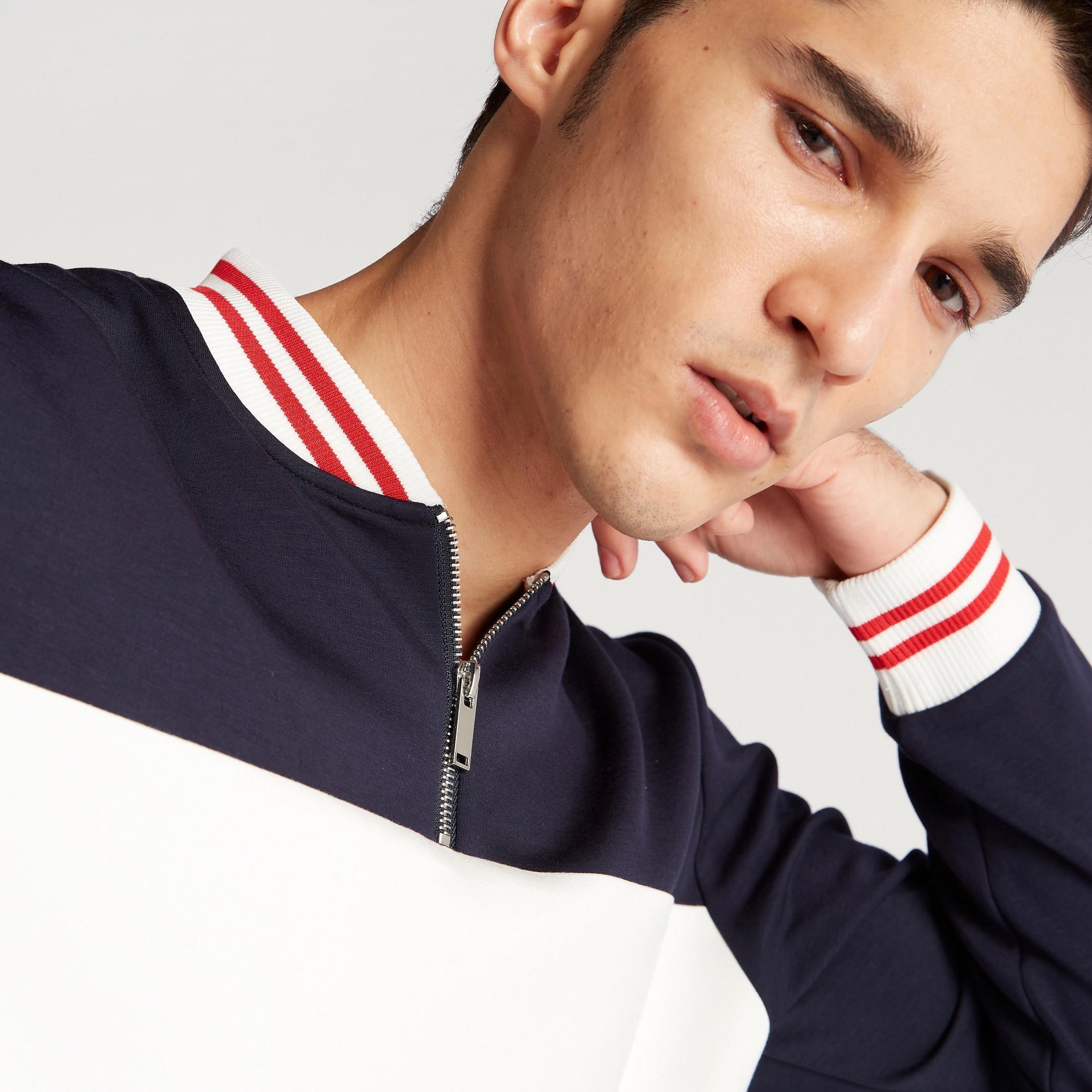 سويت شيرت بياقة ماندارين وسحّاب إغلاق-men-winterwear-hoodiesandsweatshirts-image-3