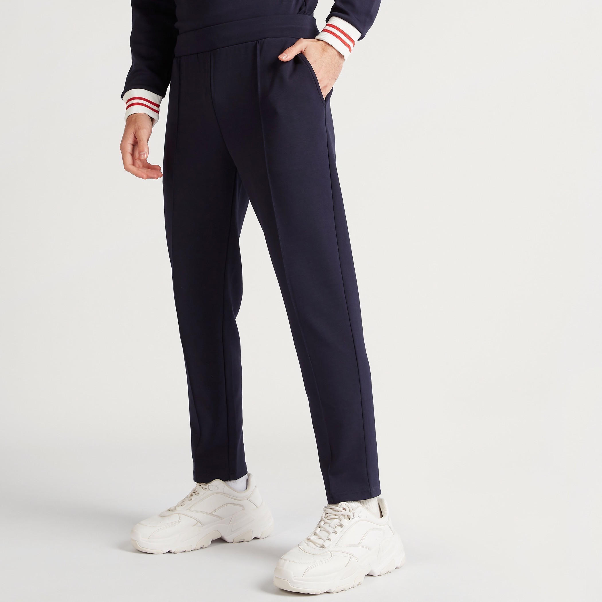 بنطلون رياضي سادة بخصر فليكسي متوسّط الارتفاع وجيوب-men-clothing-bottoms-joggers-image-1