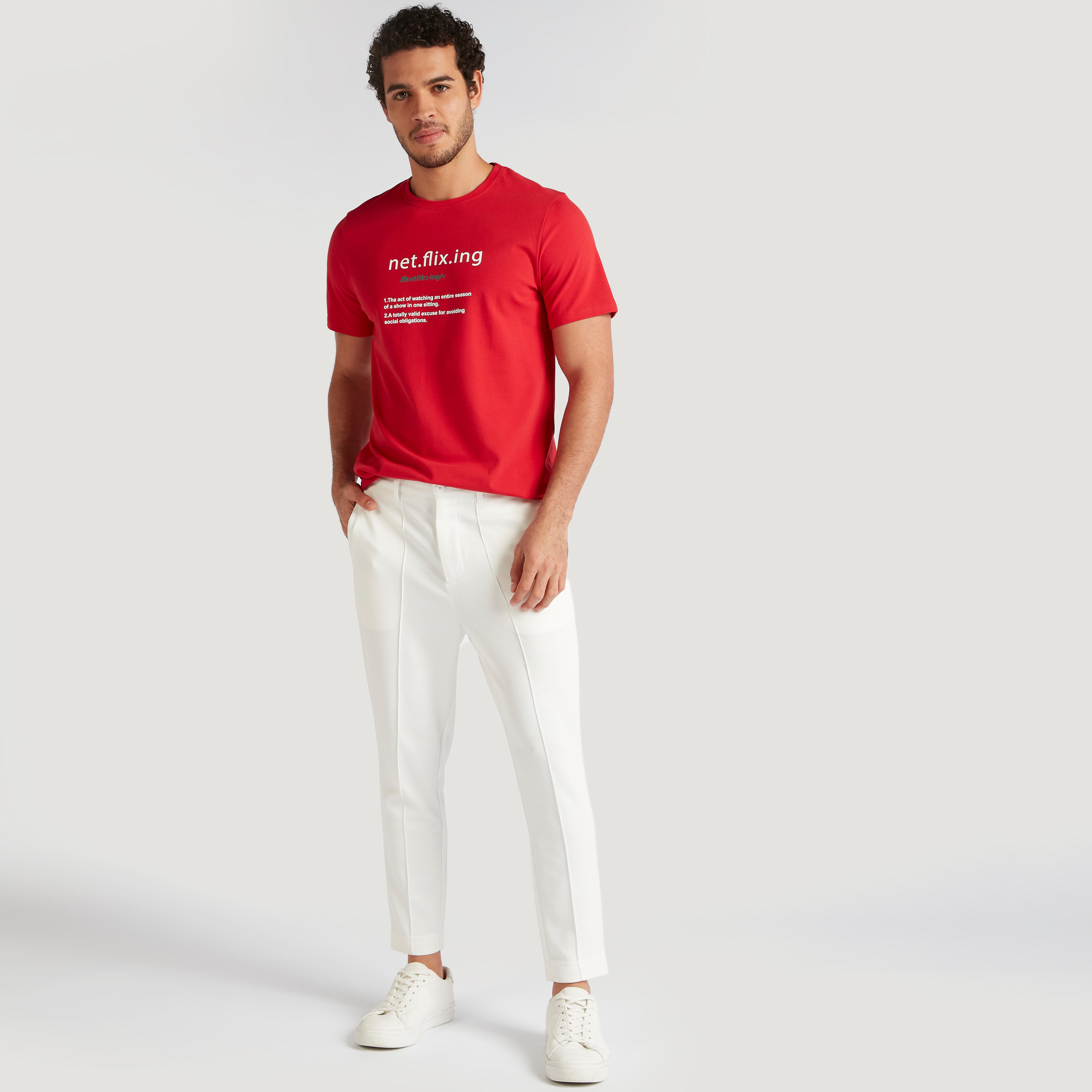تيشيرت بياقة ضيّقة وأكمام قصيرة وطبعات من آيكونيك-men-clothing-tshirtsandpolos-tshirts-image-4