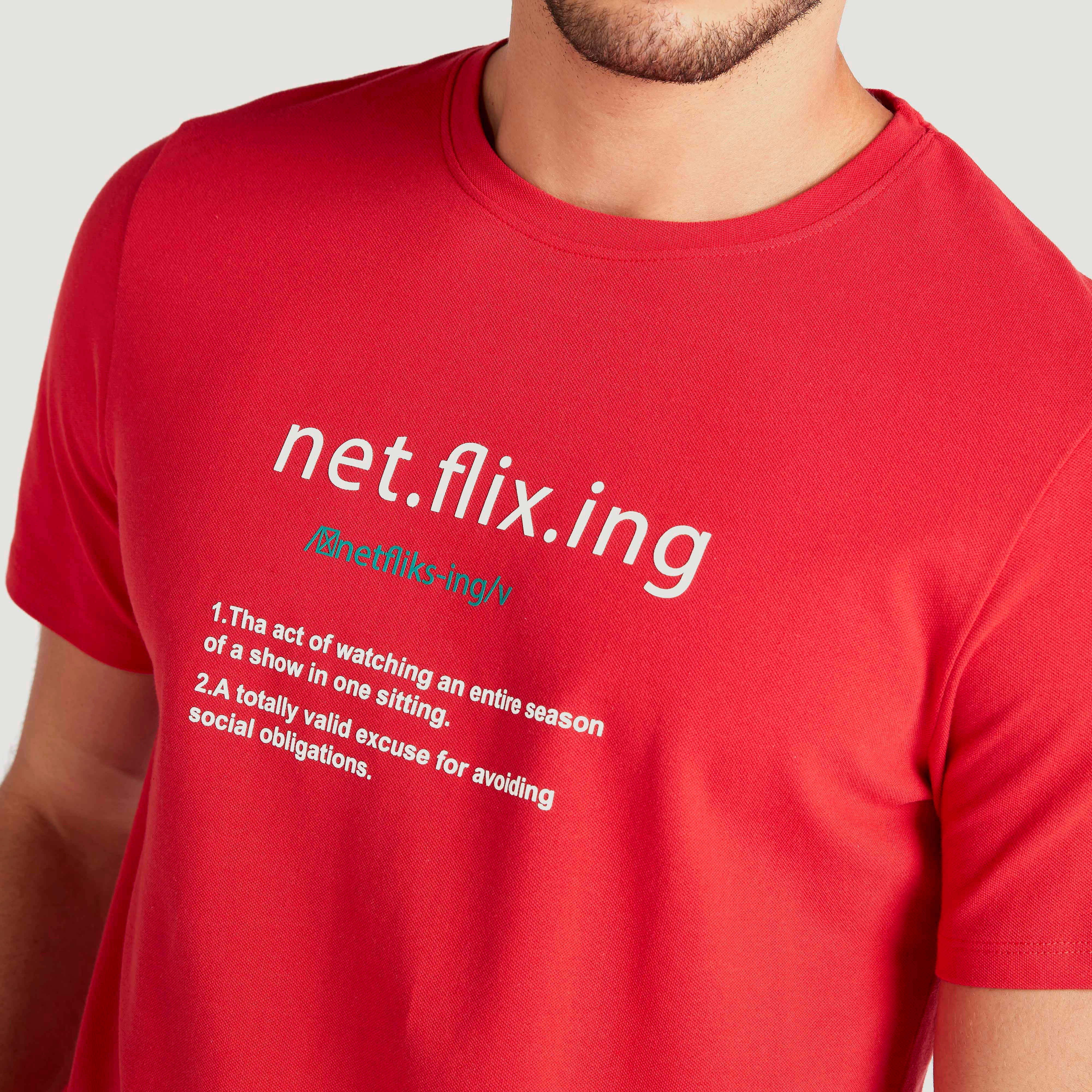 تيشيرت بياقة ضيّقة وأكمام قصيرة وطبعات من آيكونيك-men-clothing-tshirtsandpolos-tshirts-image-3
