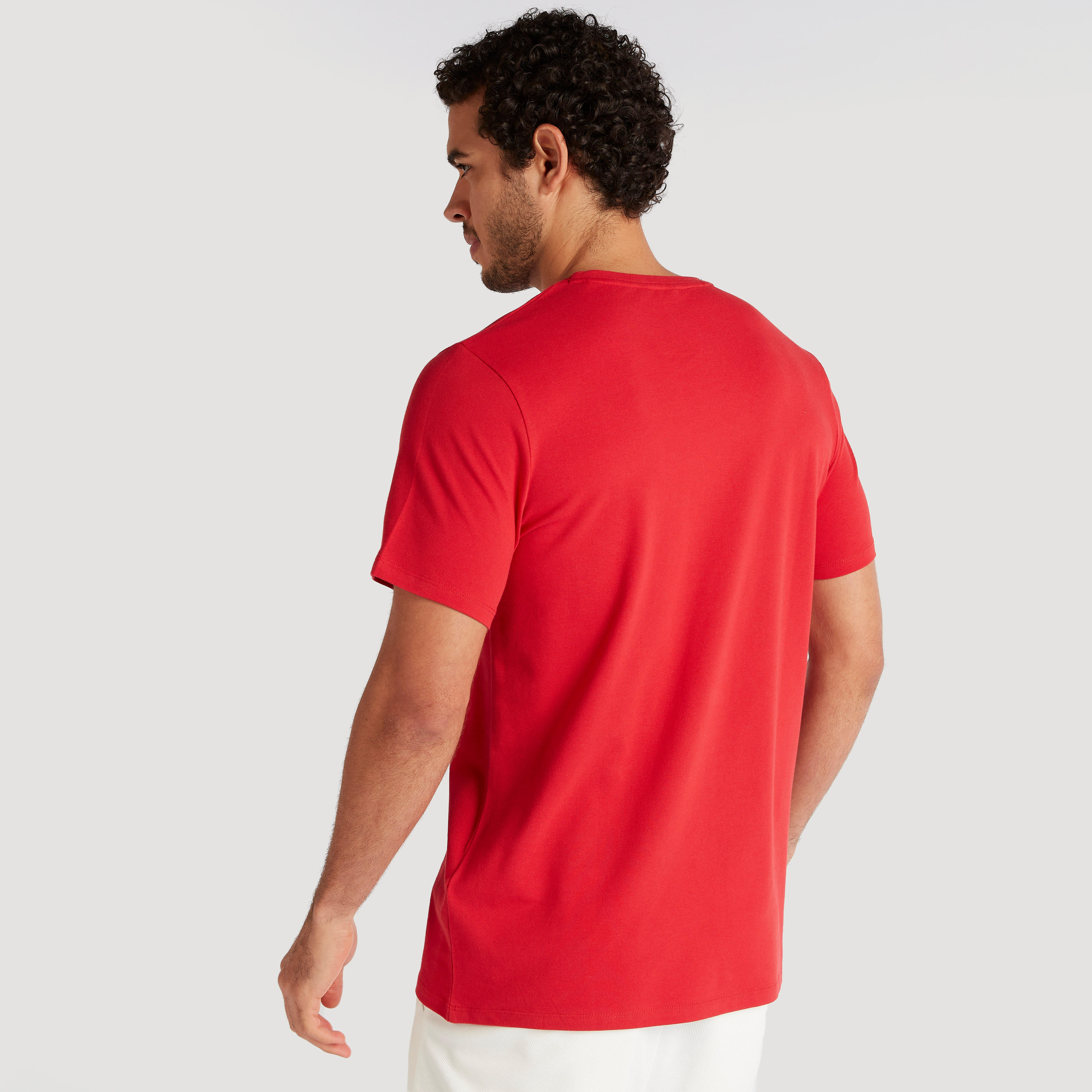 تيشيرت بياقة ضيّقة وأكمام قصيرة وطبعات من آيكونيك-men-clothing-tshirtsandpolos-tshirts-image-2