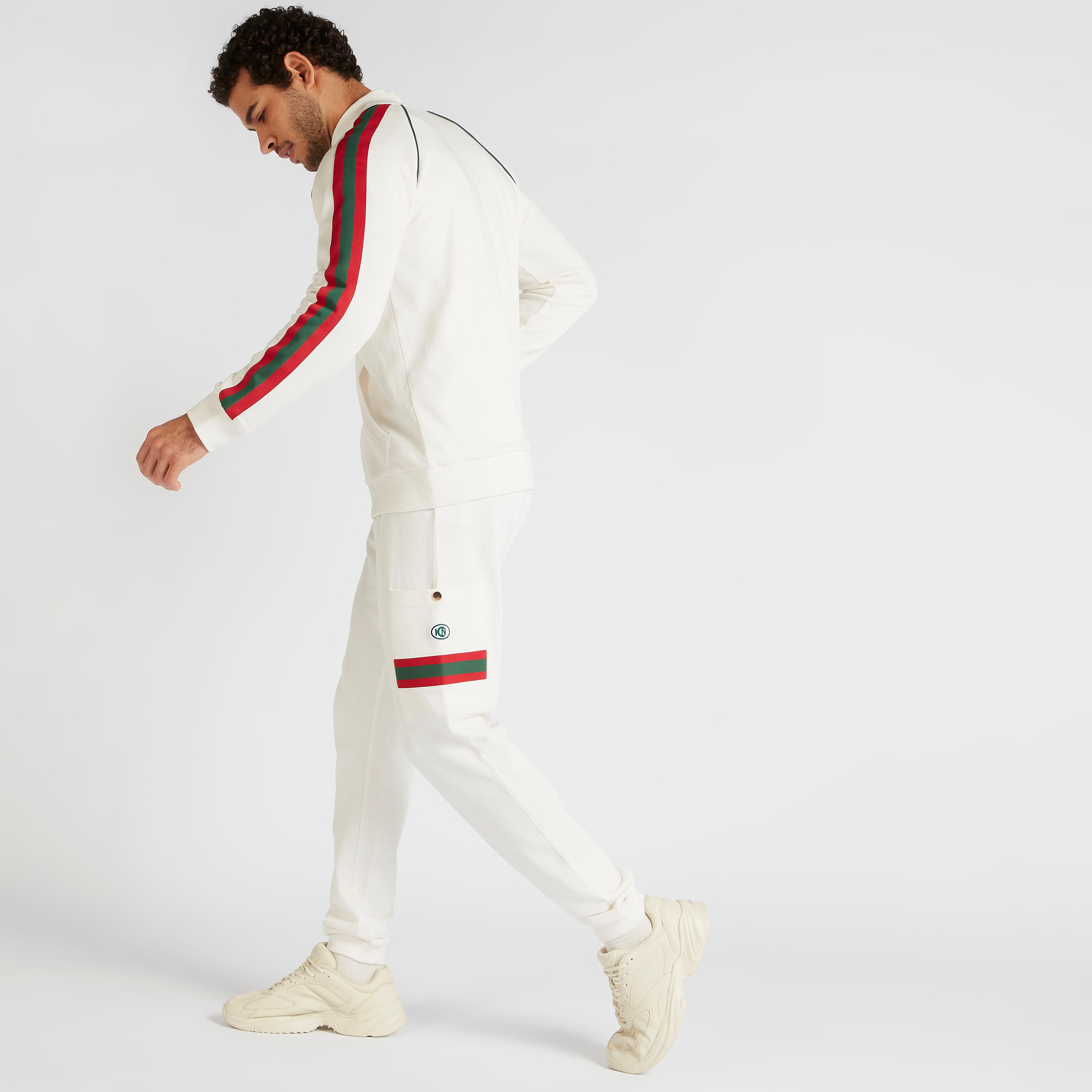 جاكيت سادة بسحّاب وتفاصيل شريطة-men-clothing-jacketsandblazers-jackets-image-6