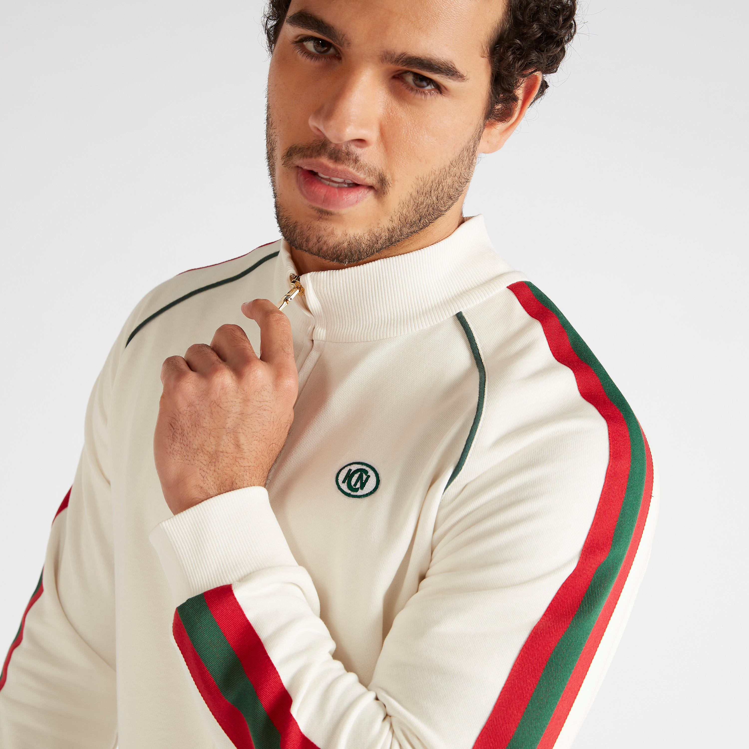 جاكيت سادة بسحّاب وتفاصيل شريطة-men-clothing-jacketsandblazers-jackets-image-5