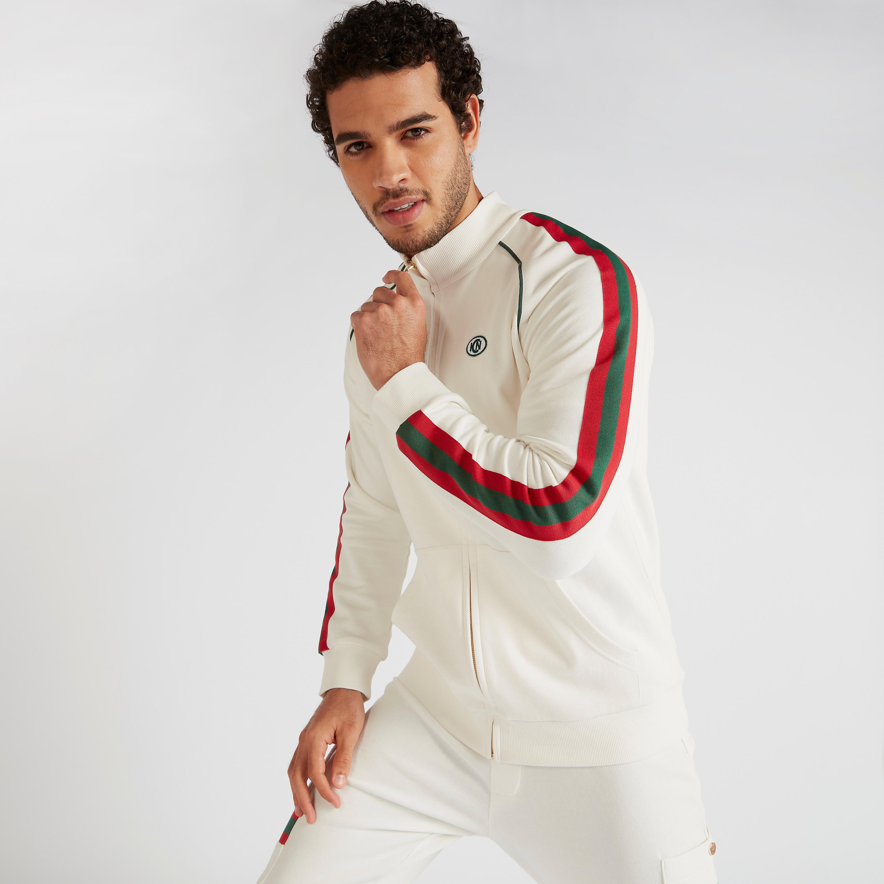 جاكيت سادة بسحّاب وتفاصيل شريطة-men-clothing-jacketsandblazers-jackets-image-3