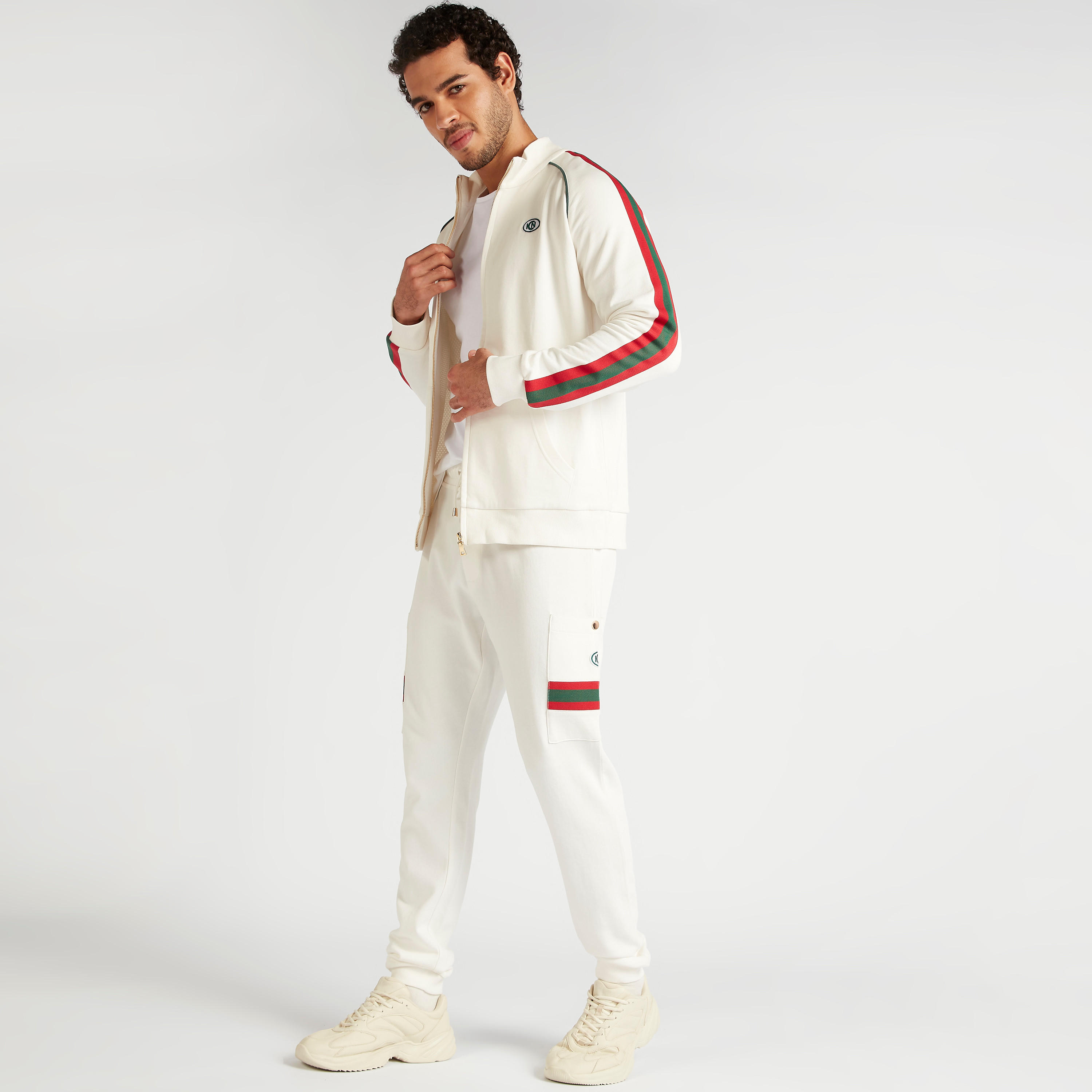جاكيت سادة بسحّاب وتفاصيل شريطة-men-clothing-jacketsandblazers-jackets-image-1