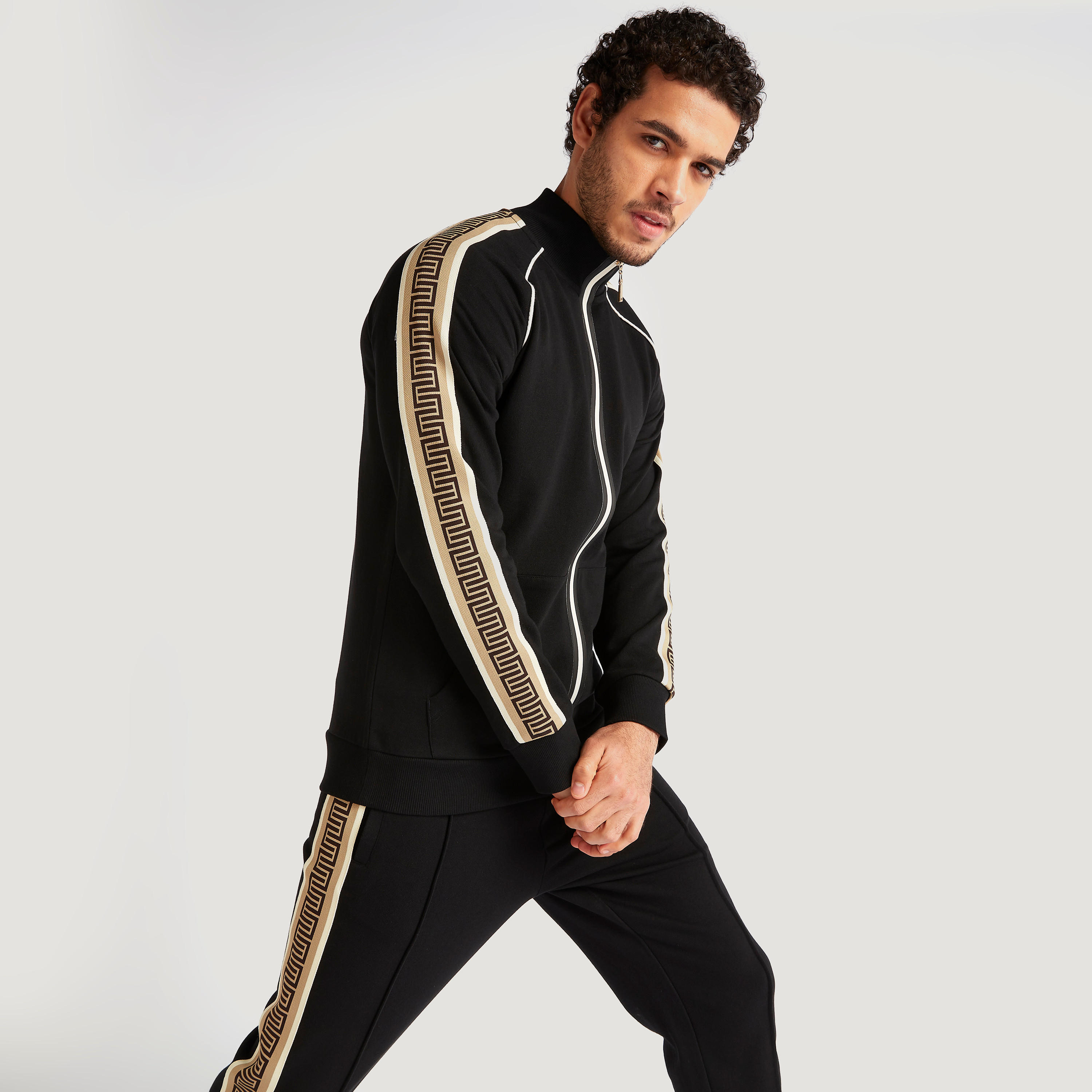 جاكيت بسحّاب وأكمام طويلة من آيكونيك-men-clothing-jacketsandblazers-jackets-image-6