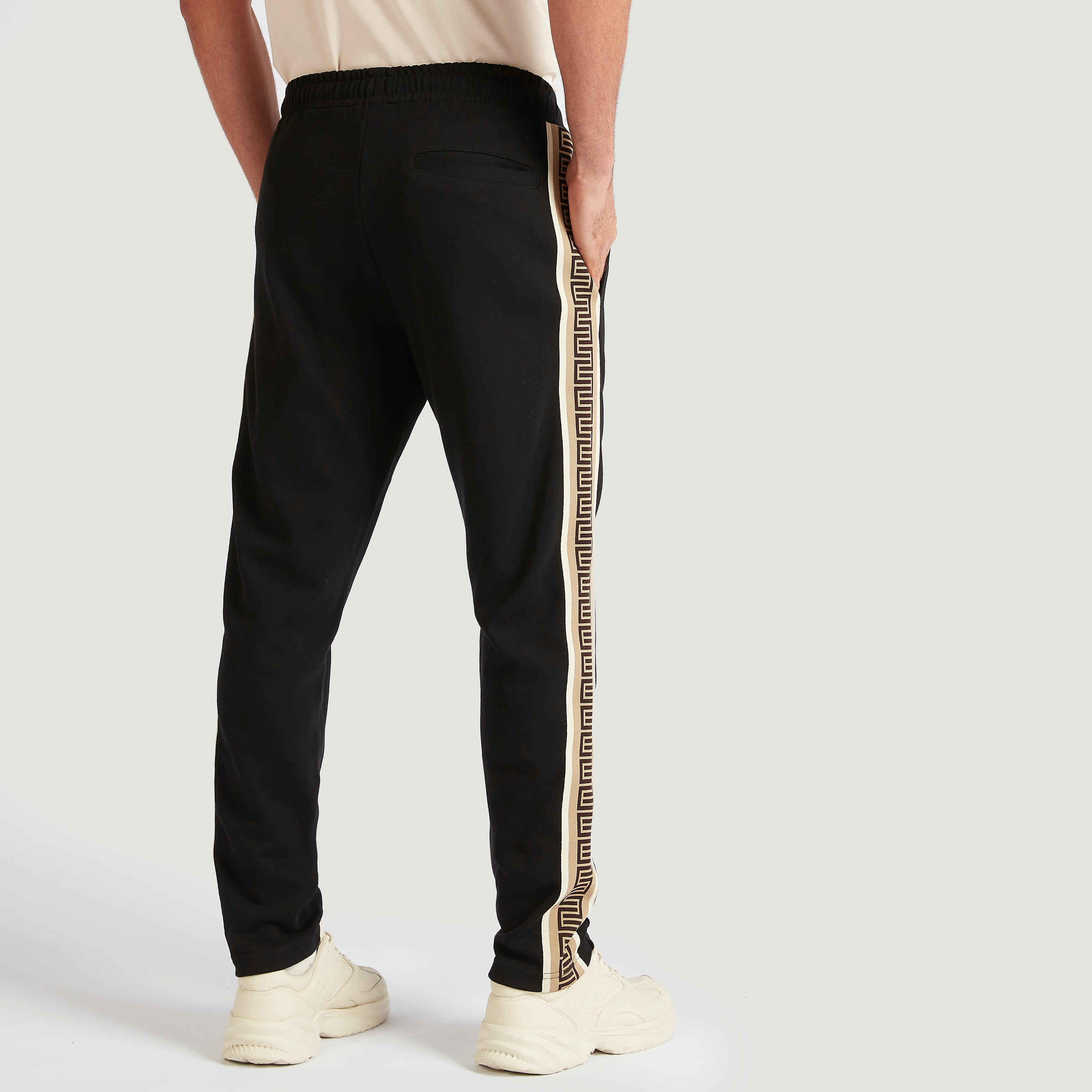 بنطلون رياضي سادة بجيوب من آيكونيك-men-clothing-bottoms-joggers-image-4