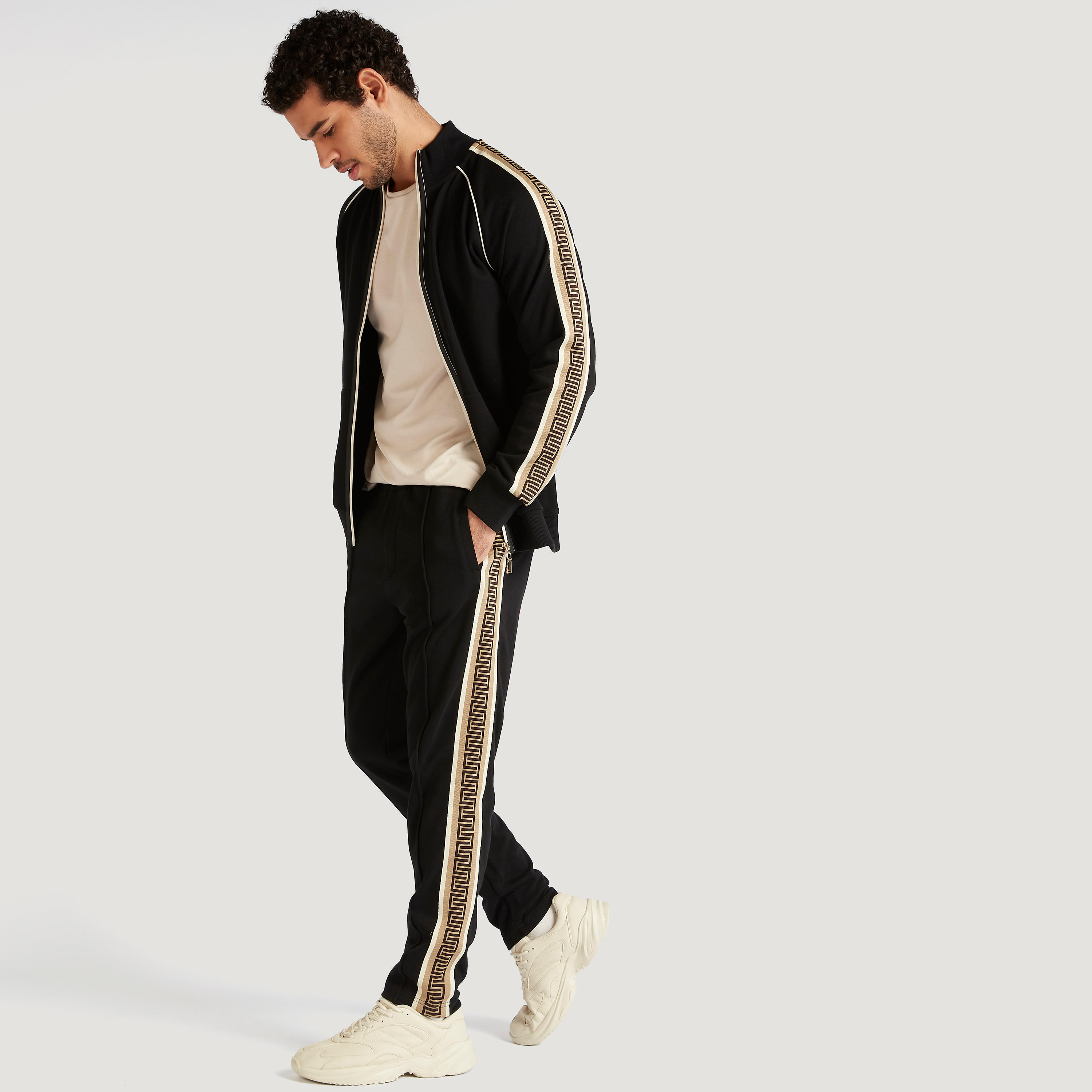 بنطلون رياضي سادة بجيوب من آيكونيك-men-clothing-bottoms-joggers-image-5