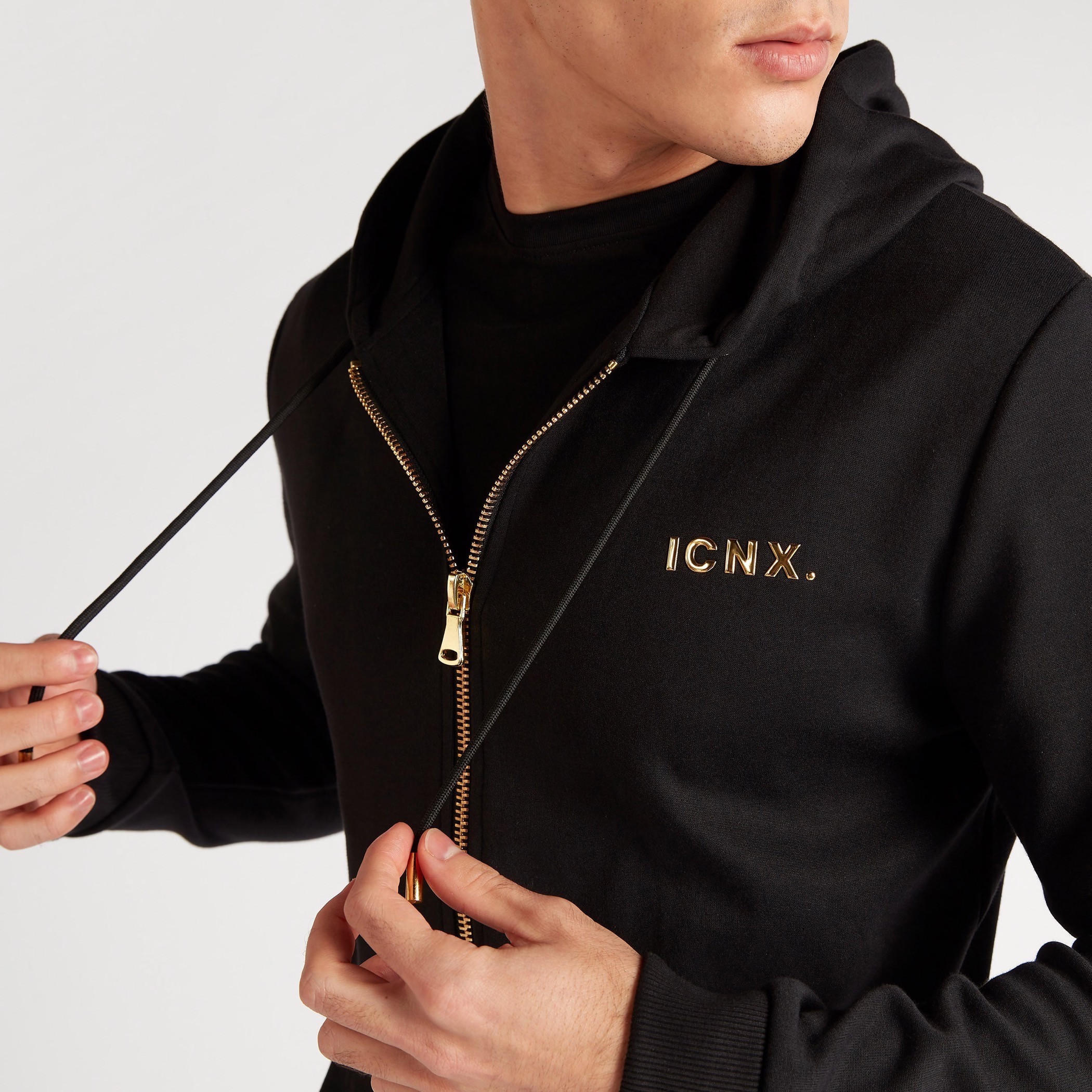 هودي سادة بسحّاب وجيوب وأكمام طويلة-men-winterwear-hoodiesandsweatshirts-image-2