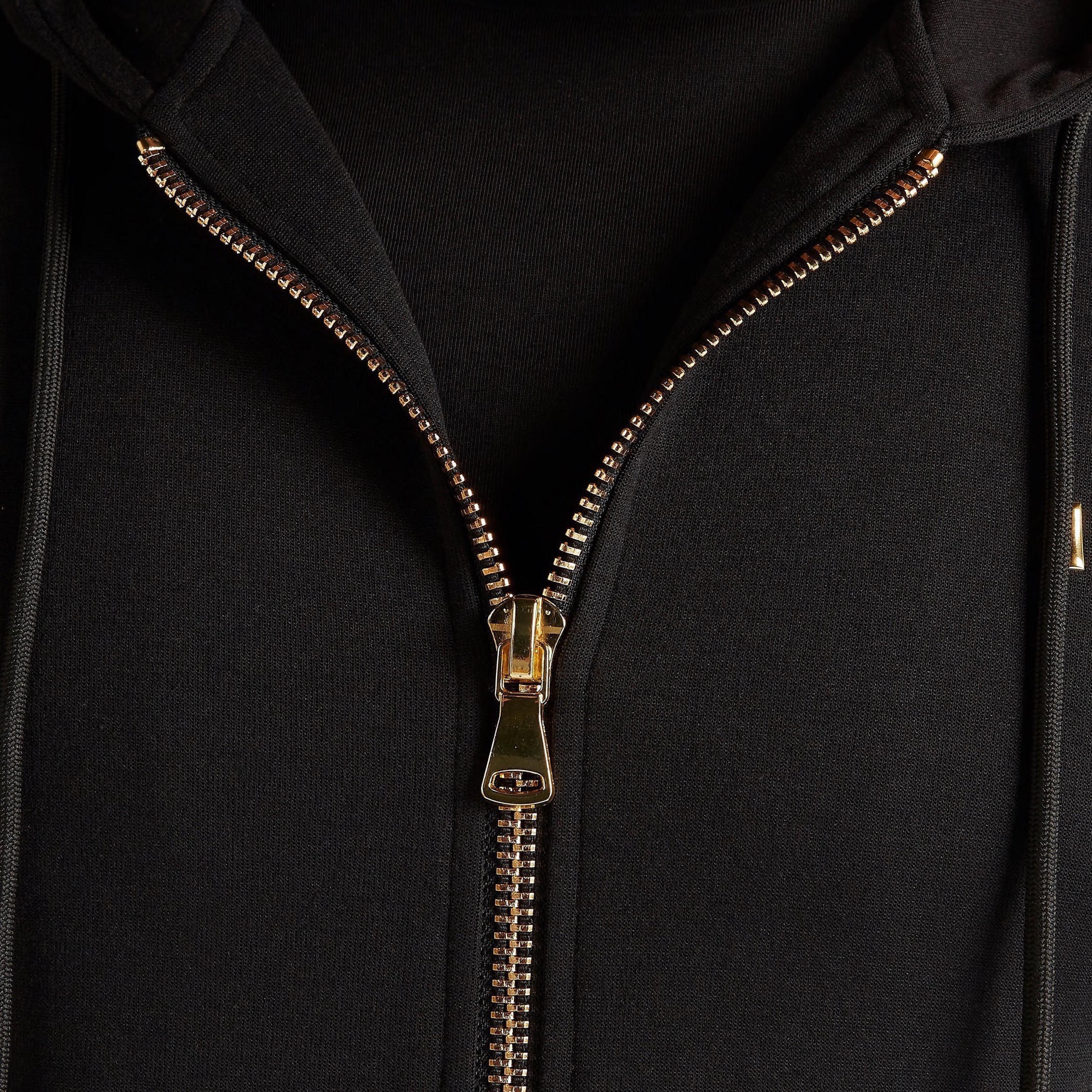 هودي سادة بسحّاب وجيوب وأكمام طويلة-men-winterwear-hoodiesandsweatshirts-image-1