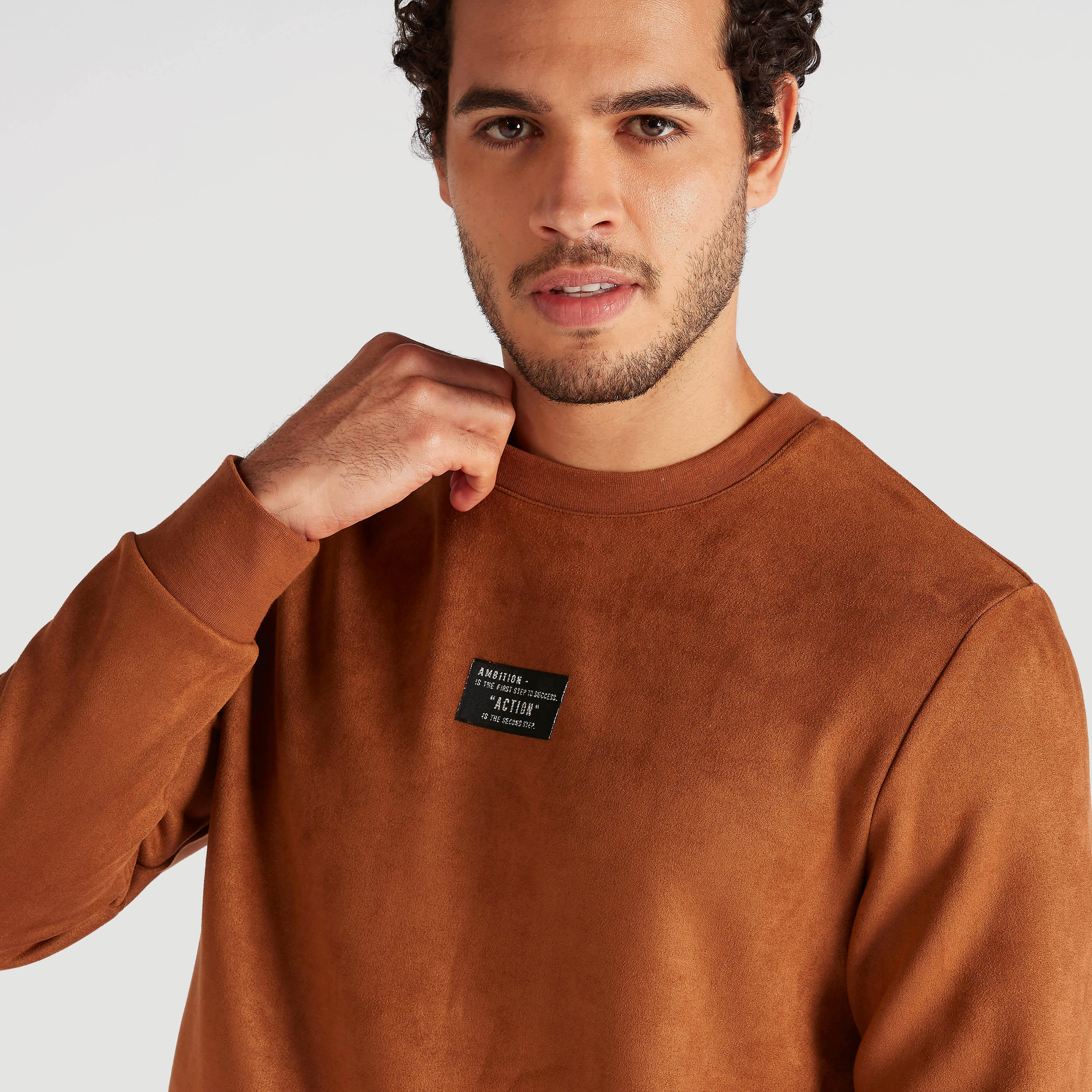 سويت شيرت بتفاصيل مزخرفة وأكمام طويلة وياقة ضيّقة من آيكونيك-men-winterwear-hoodiesandsweatshirts-image-5