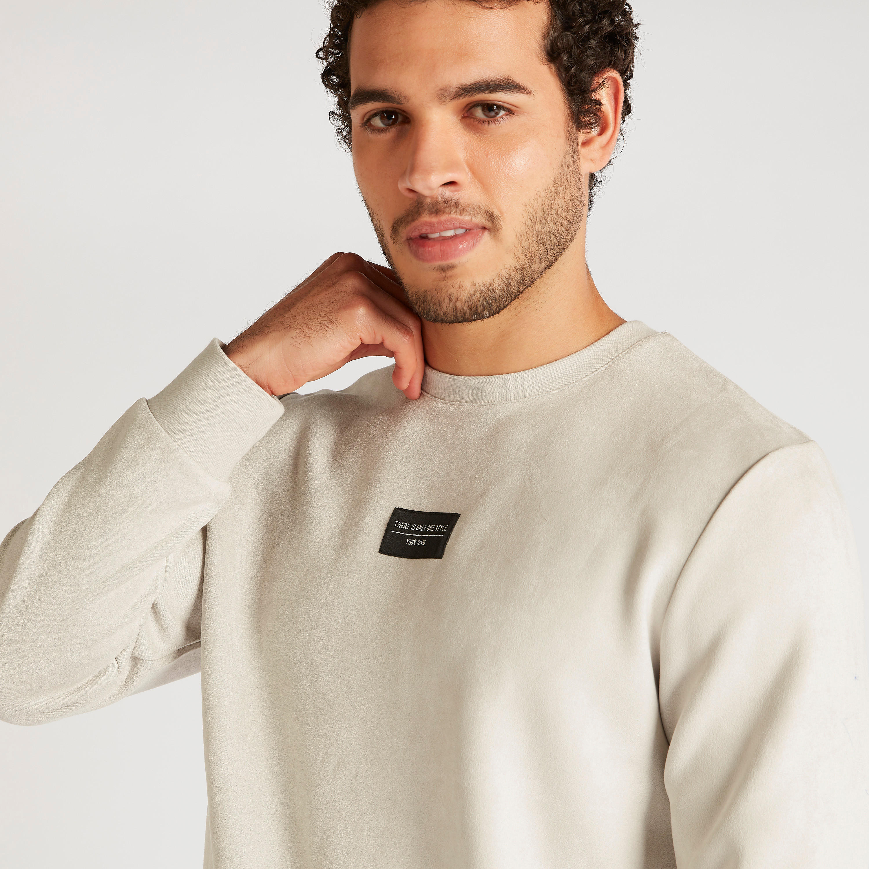 Iconic Crew Neck Sweatshirt with Long Sleeves-men-winterwear-hoodiesandsweatshirts-image-3