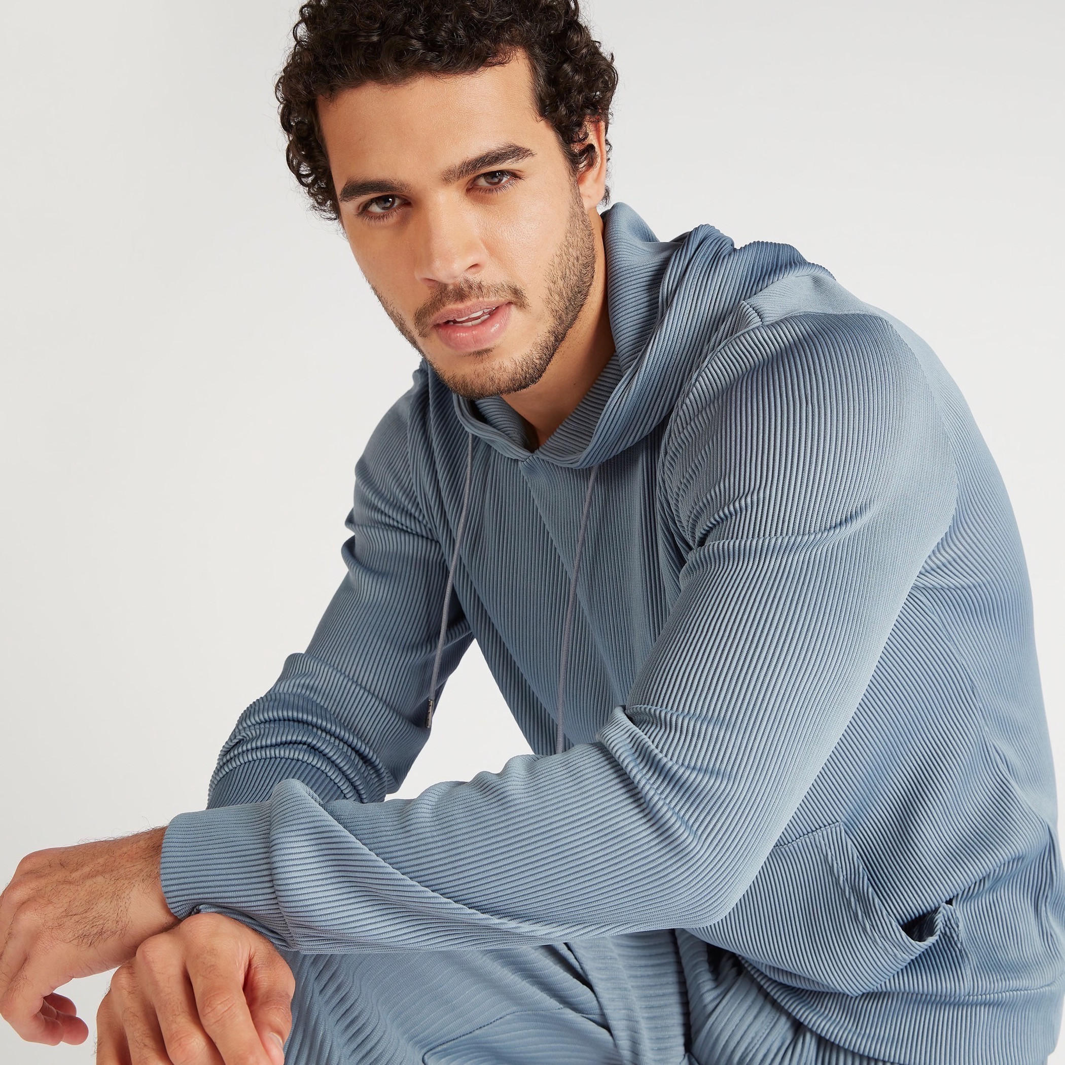 Iconic Textured Sweatshirt with Hood and Kangaroo Pocket-men-winterwear-hoodiesandsweatshirts-image-5