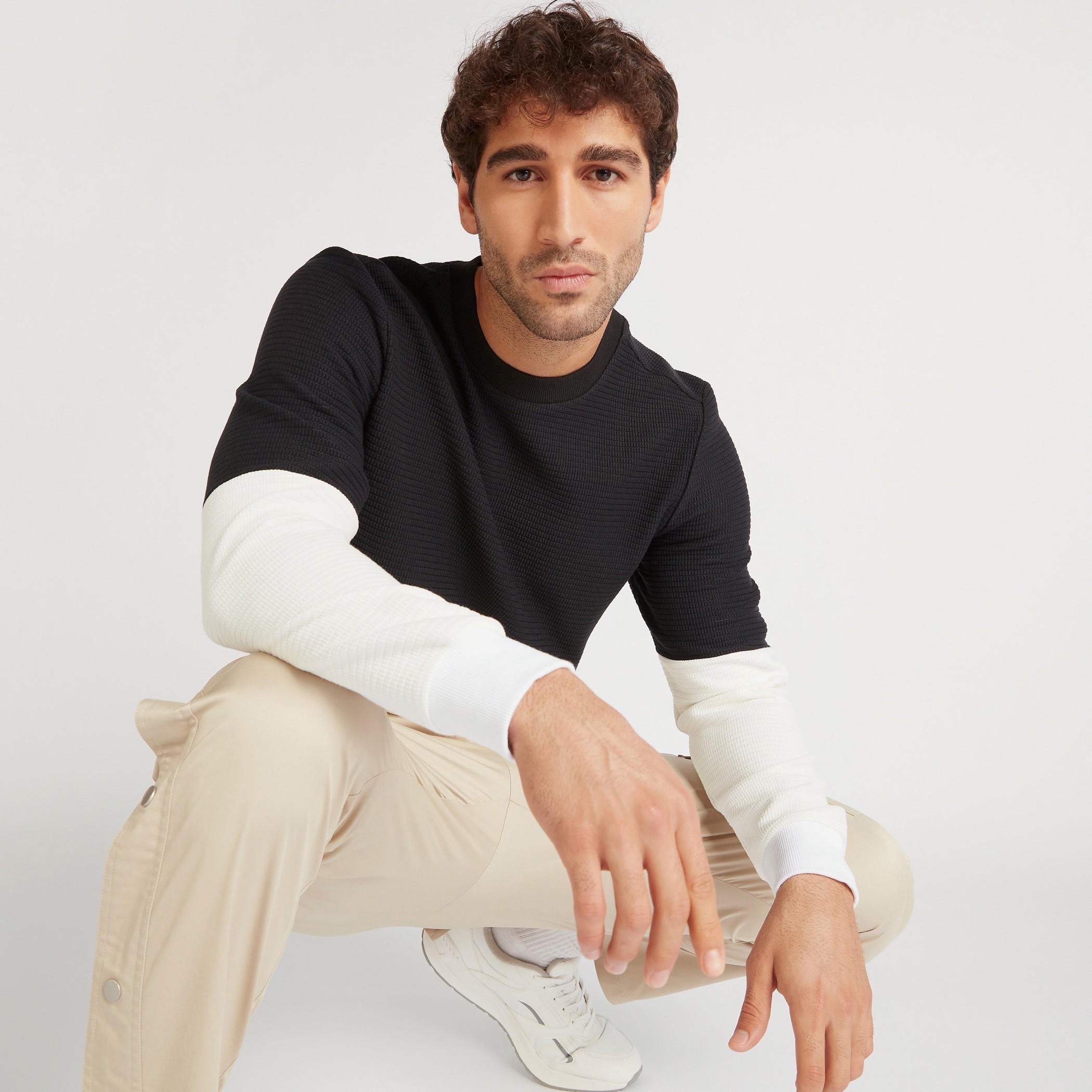 سويت شيرت مضلّع بياقة ضيّقة من آيكونيك-men-winterwear-hoodiesandsweatshirts-image-1