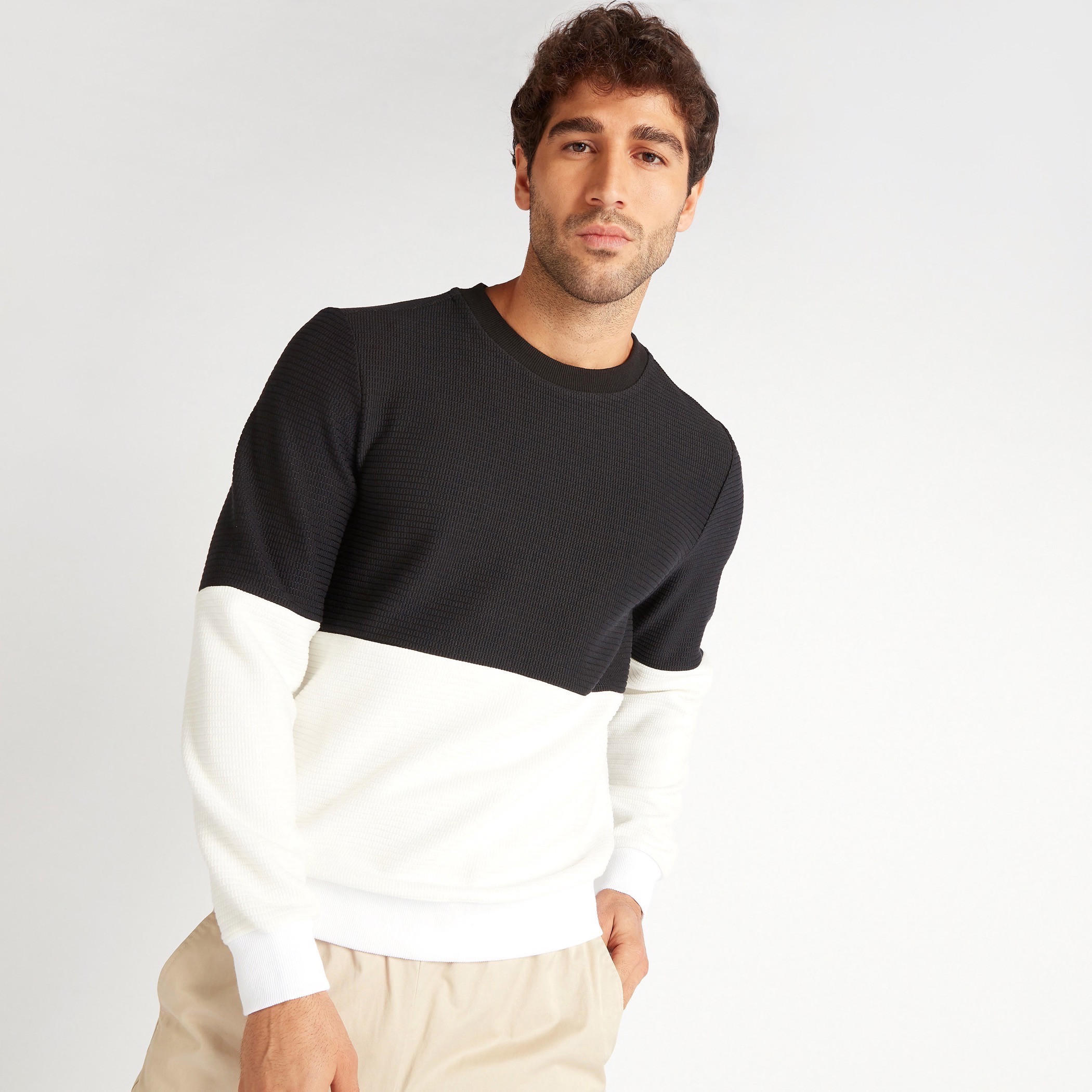 سويت شيرت مضلّع بياقة ضيّقة من آيكونيك-men-winterwear-hoodiesandsweatshirts-image-2